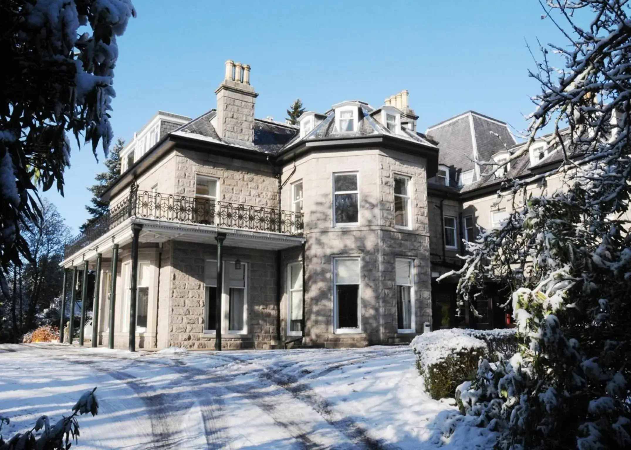 Property building, Winter in Tor-Na-Coille Hotel