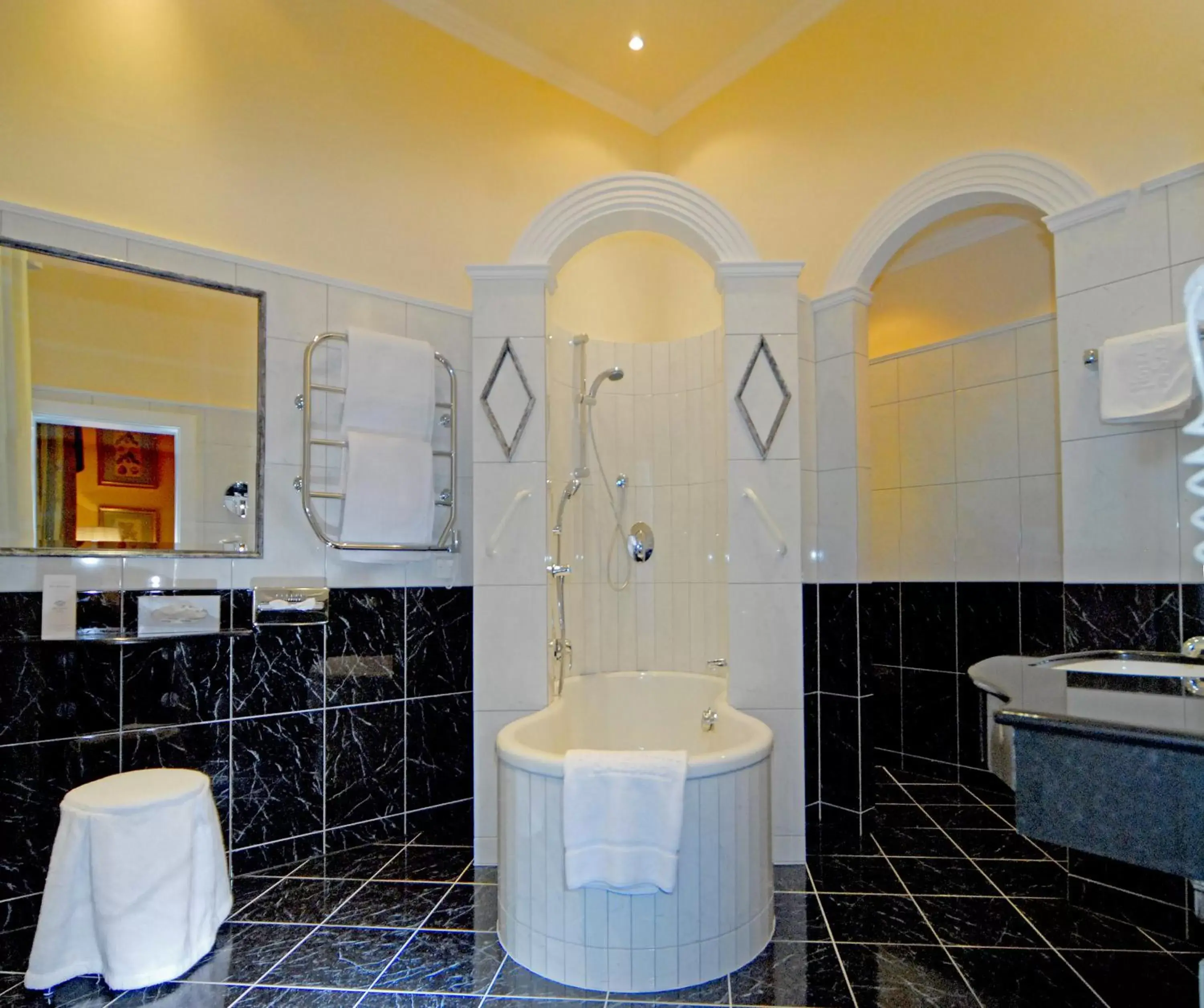 Bathroom in Hotel Bristol Salzburg