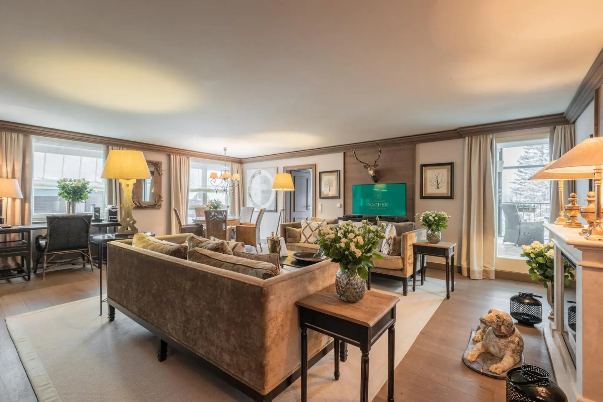 Living room, Lobby/Reception in Astoria Resort