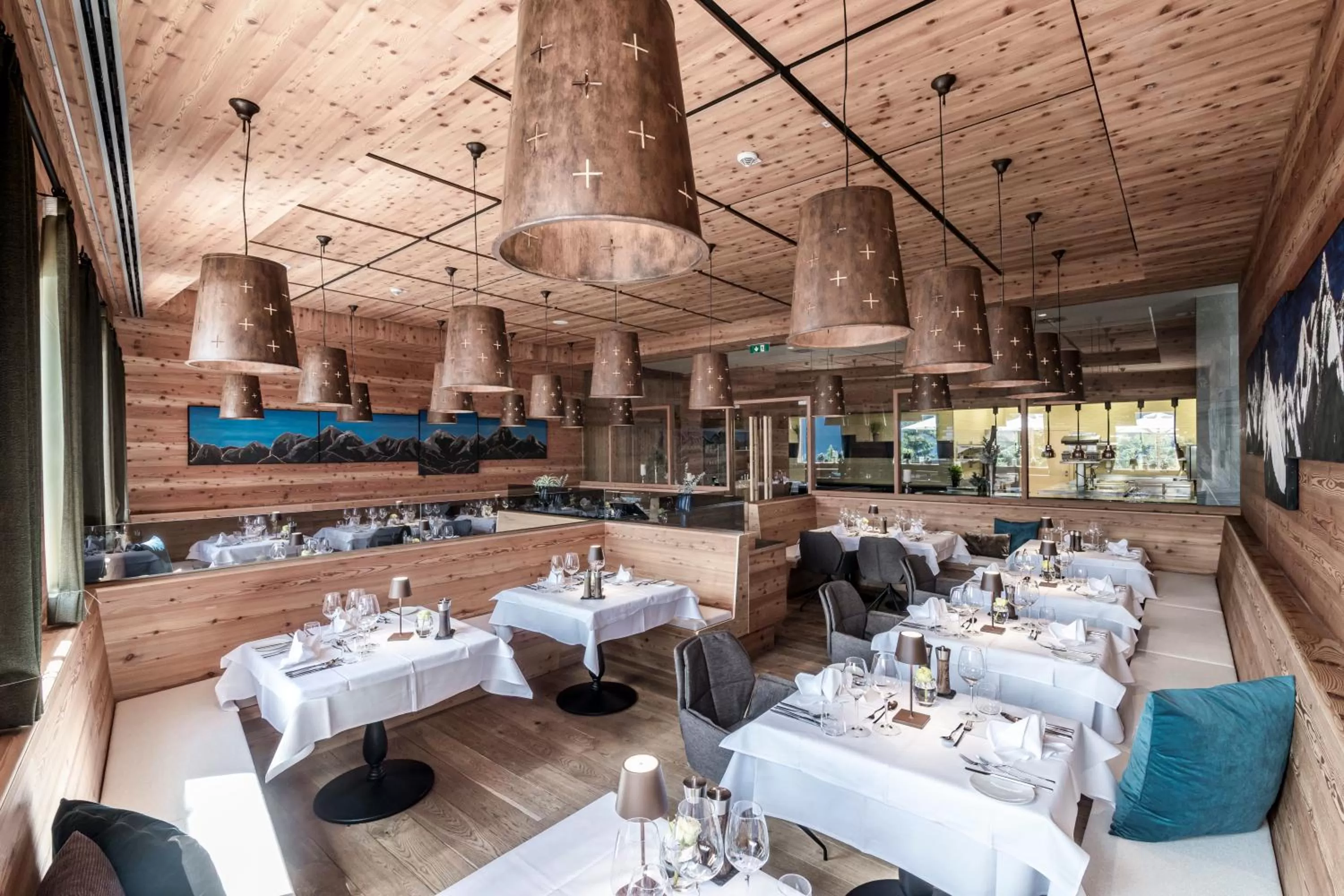 Restaurant/places to eat in NIDUM - Casual Luxury Hotel