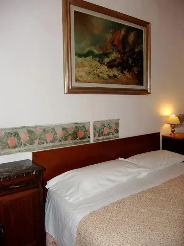 Bed in Albergo San Giovanni