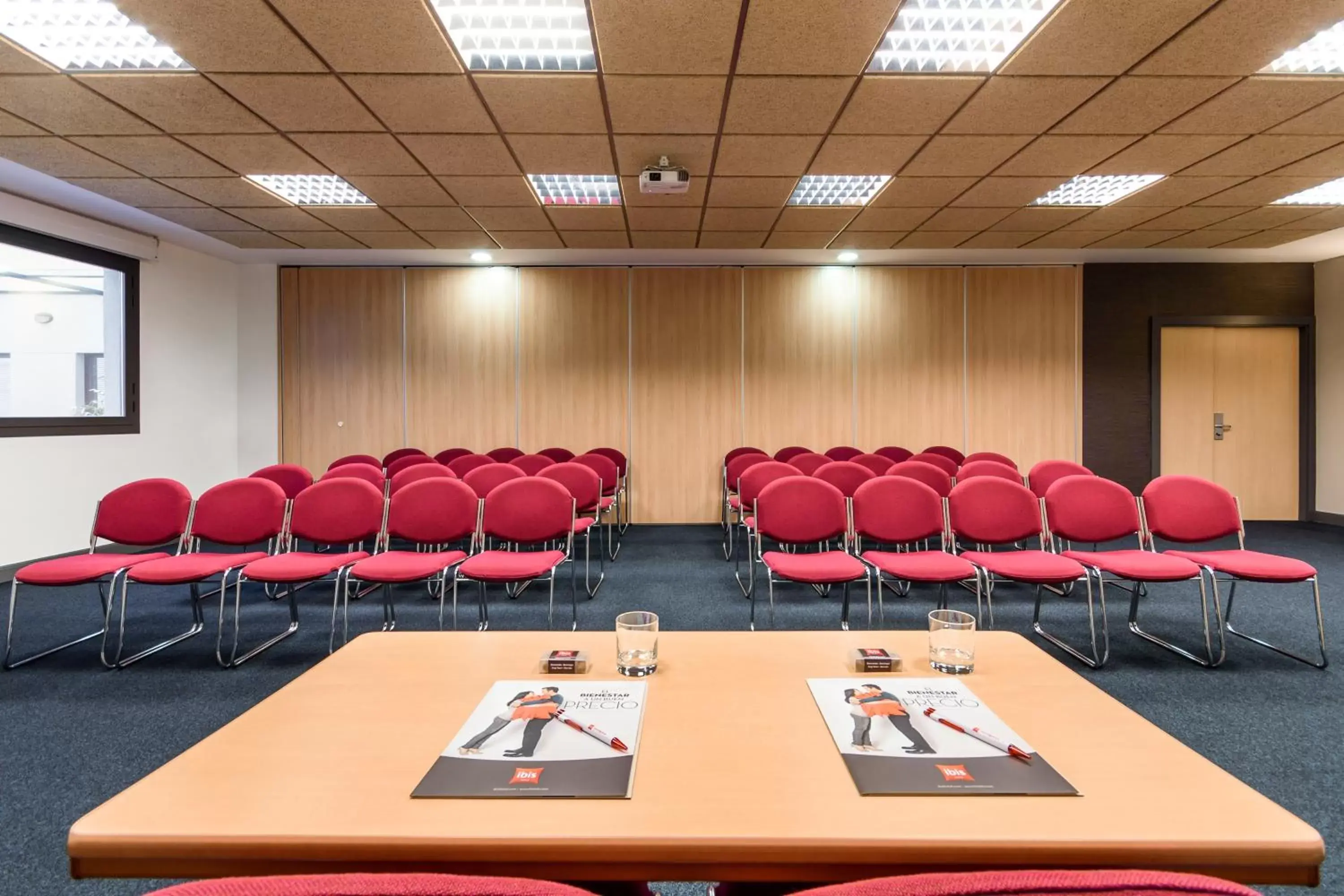 Business facilities in Ibis Bilbao Centro