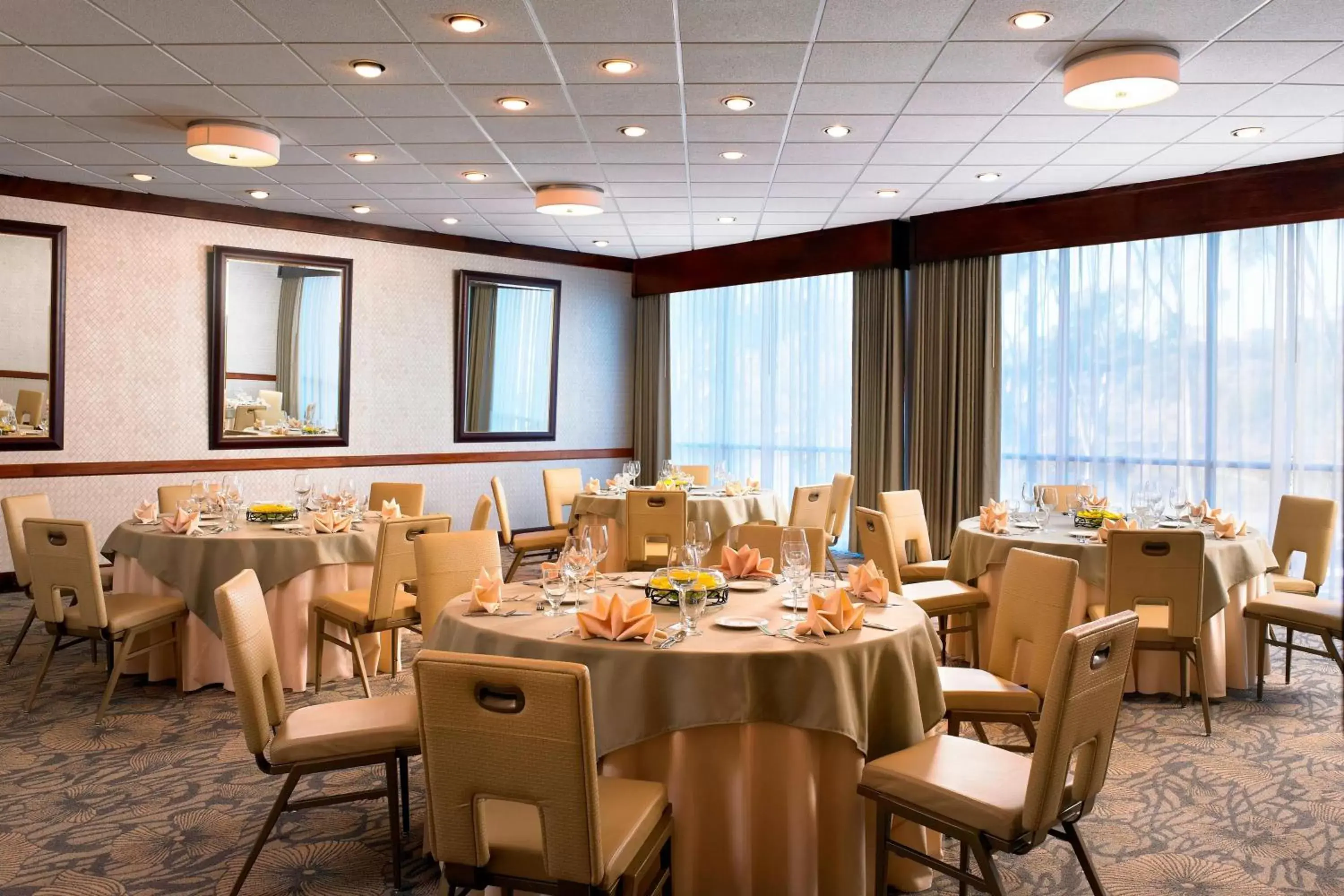Meeting/conference room, Restaurant/Places to Eat in Sheraton La Jolla