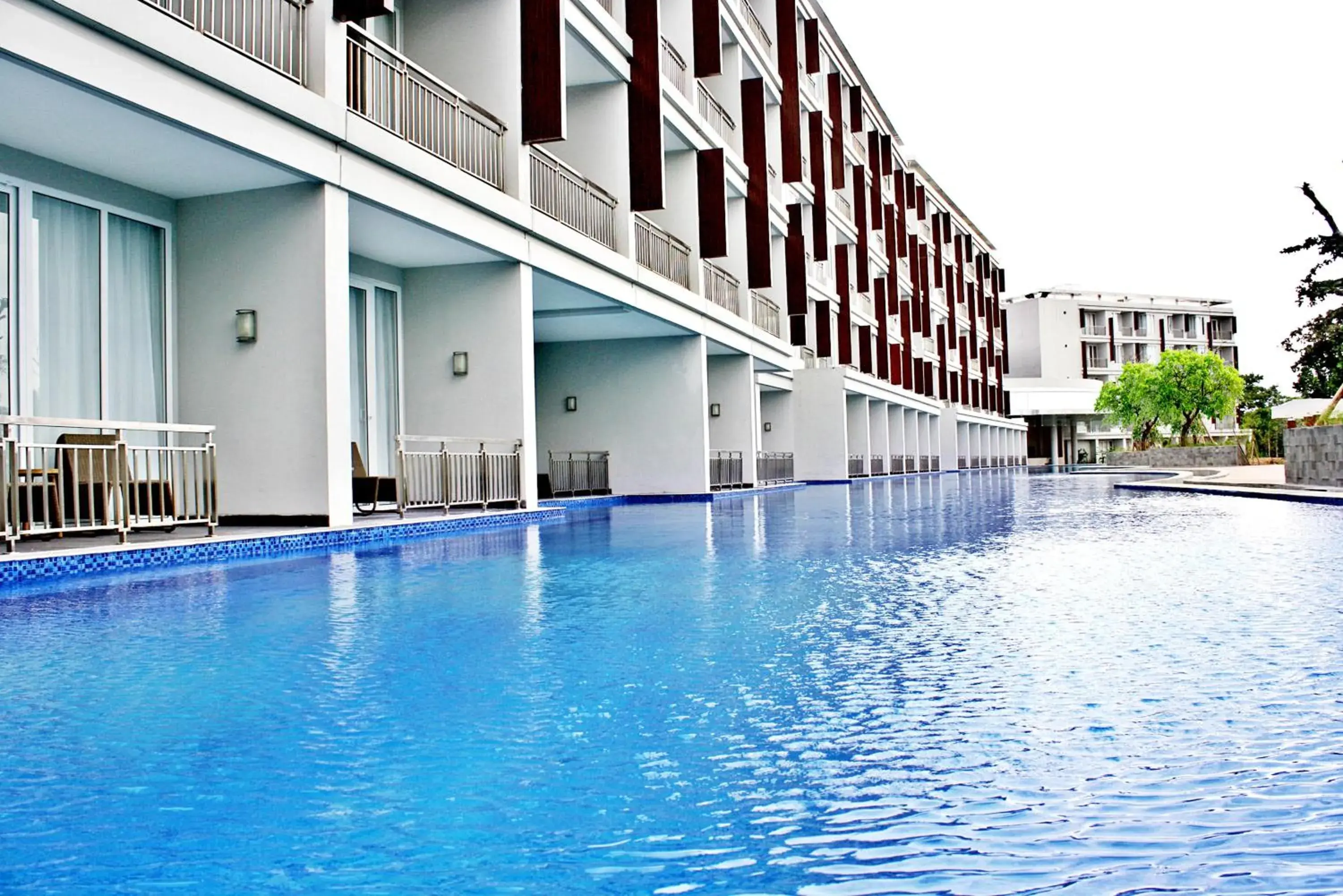 Swimming Pool in R Hotel Rancamaya