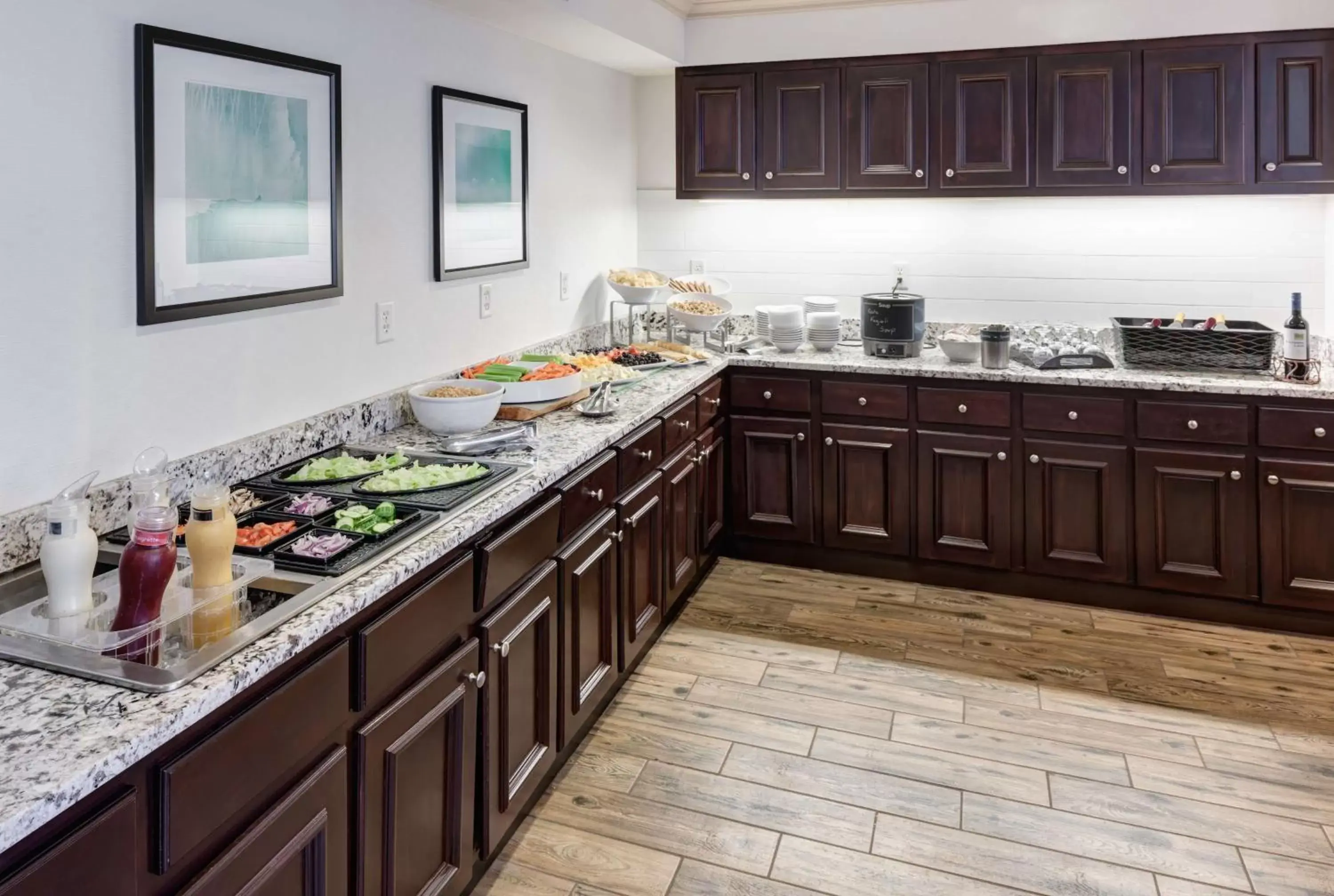 Breakfast, Kitchen/Kitchenette in Homewood Suites by Hilton Mahwah