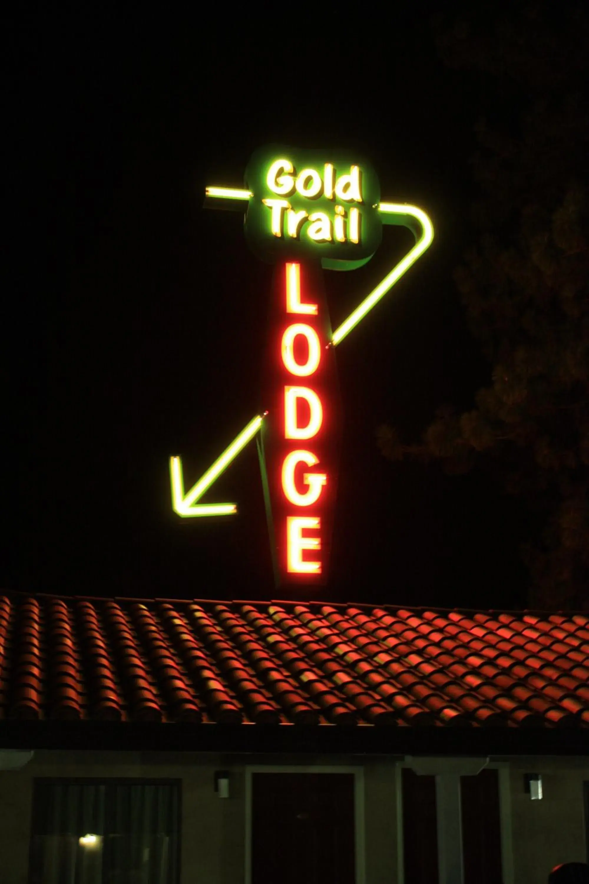 Logo/Certificate/Sign in Gold Trail Motor Lodge