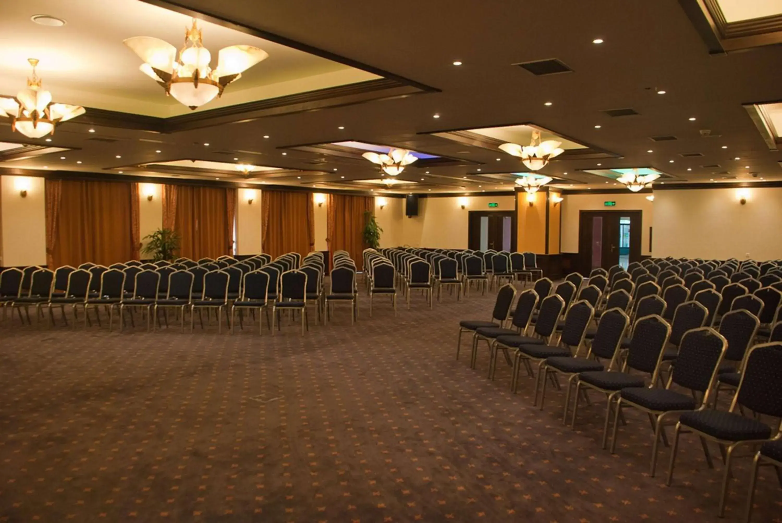 Meeting/conference room in DoubleTree by Hilton Sighisoara