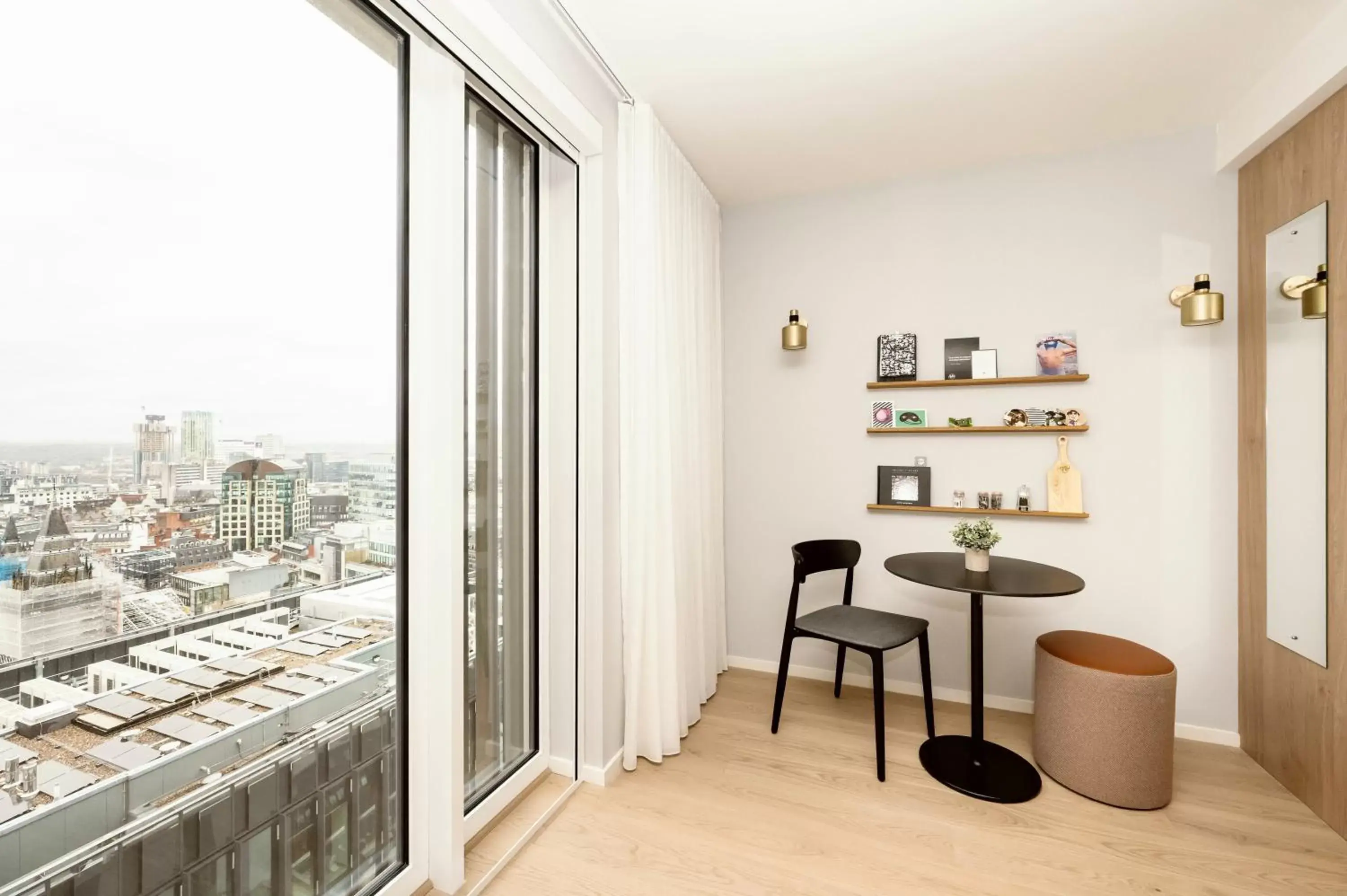 Dining area in Wilde Aparthotels Manchester St. Peters Square