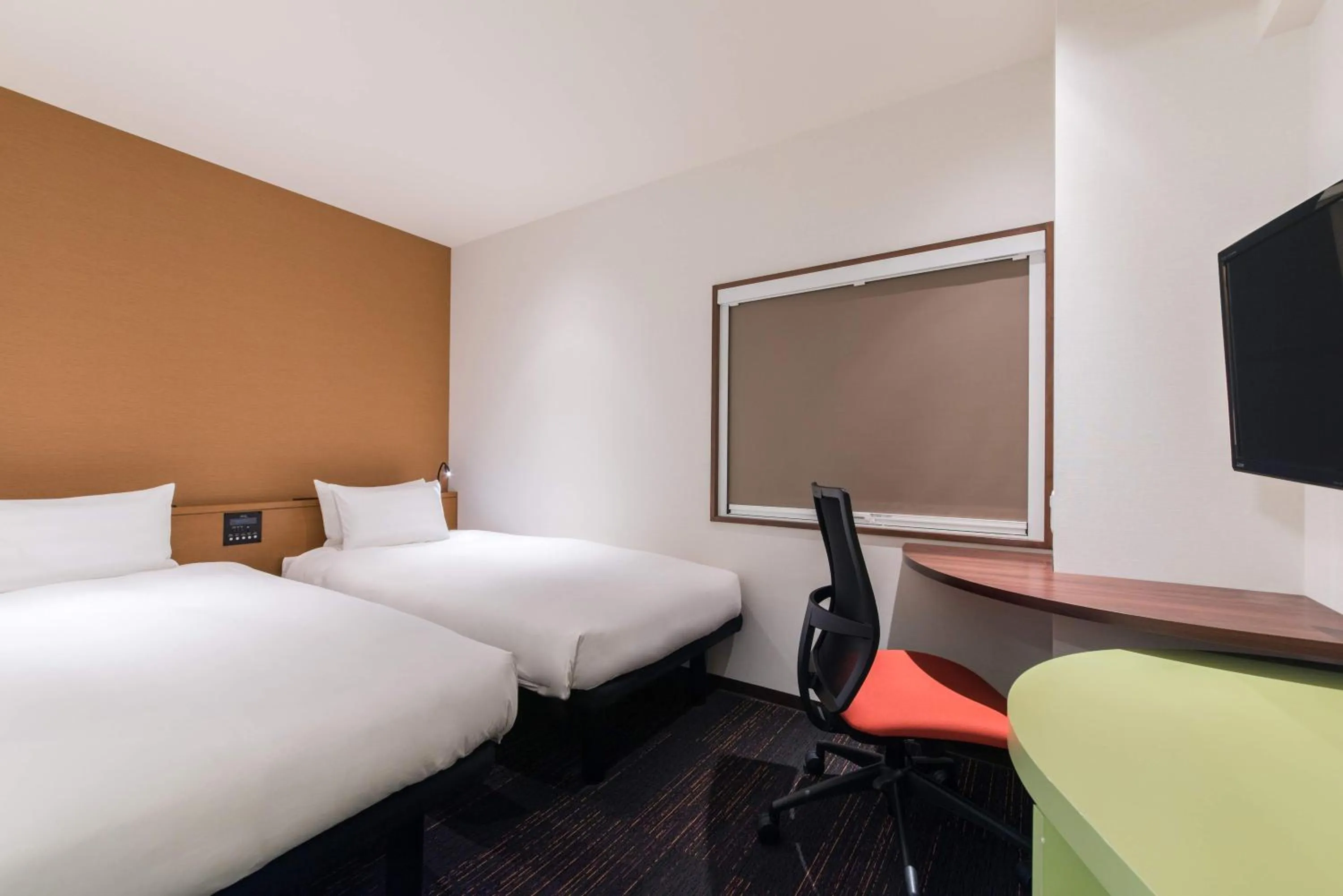 Bed in the b akasaka