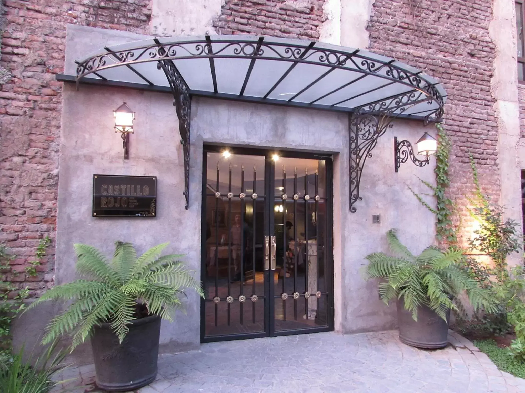 Facade/entrance in Hotel Boutique Castillo Rojo