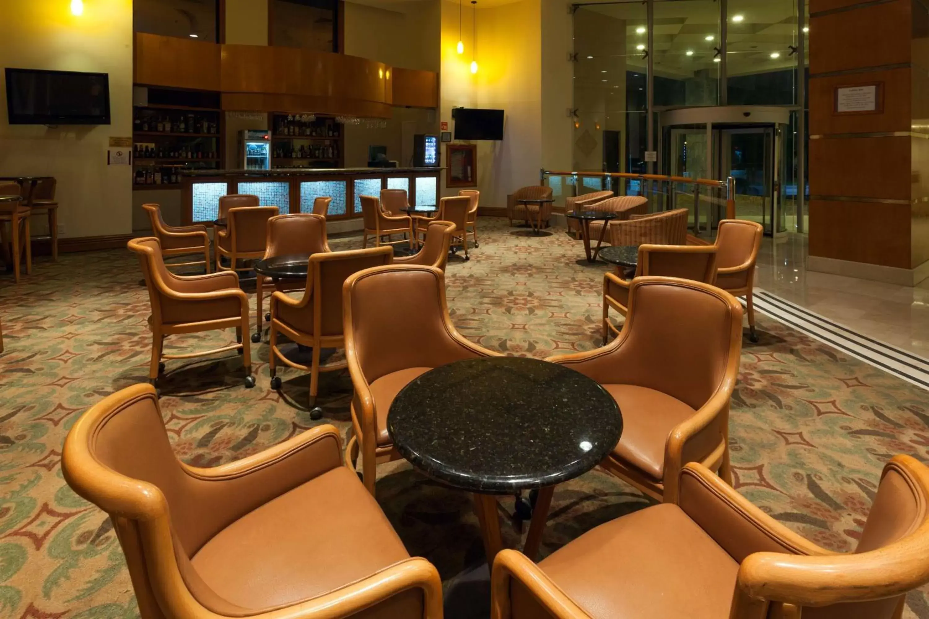 Lounge or bar, Lounge/Bar in Best Western Plus Nuevo Laredo Inn & Suites