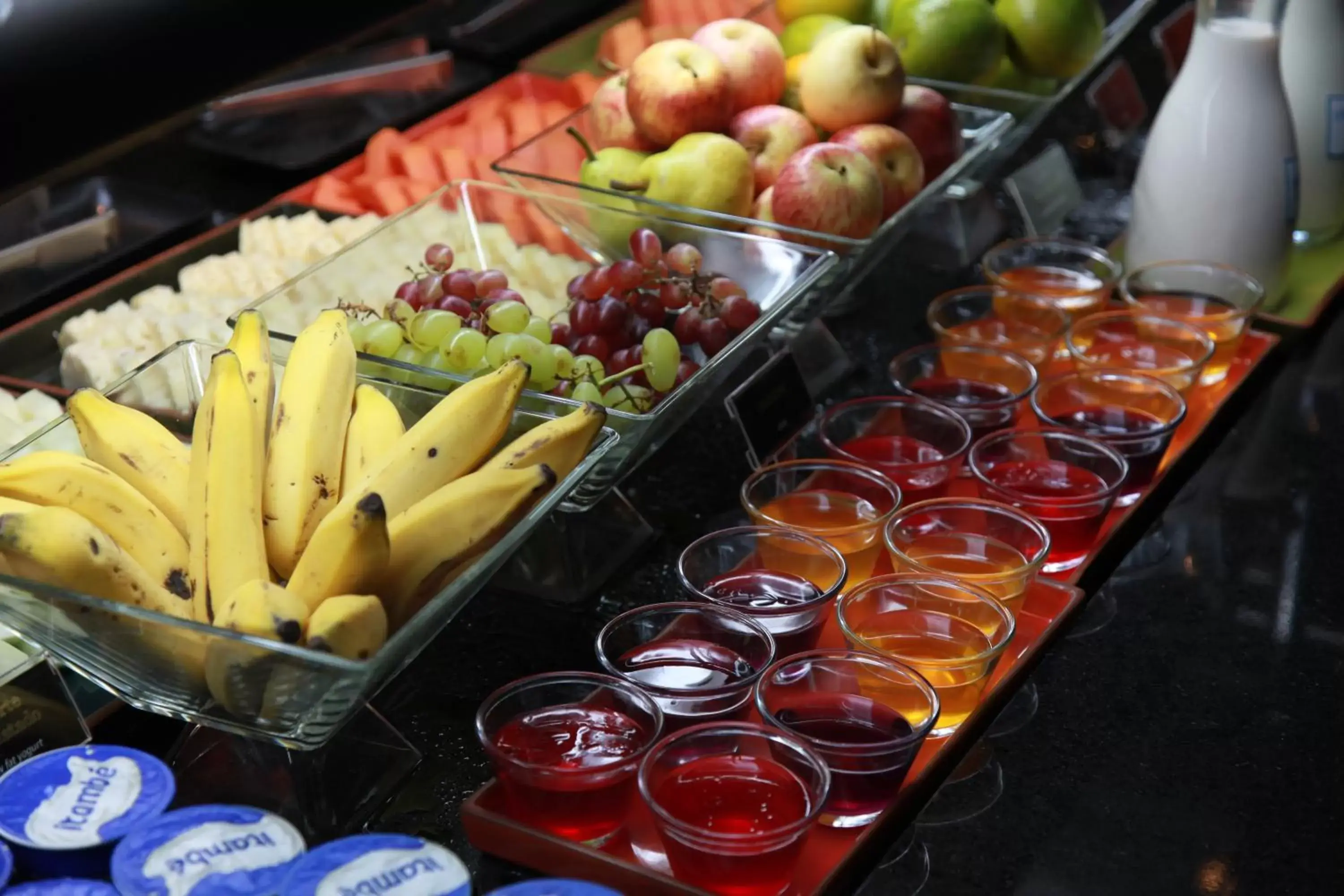 Buffet breakfast, Food in Mercure Belo Horizonte Lourdes