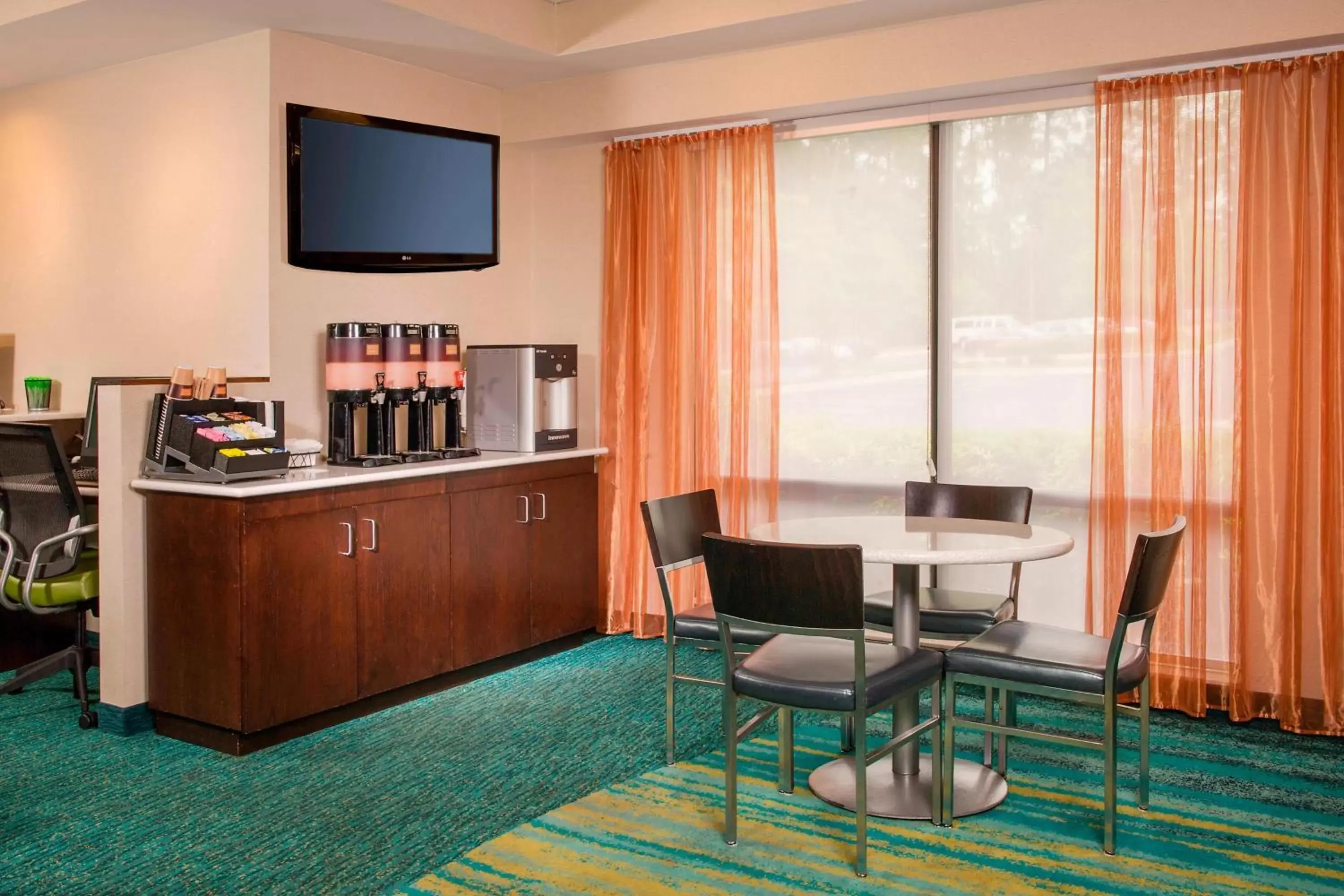 Lobby or reception, TV/Entertainment Center in SpringHill Suites Raleigh-Durham Airport/Research Triangle Park