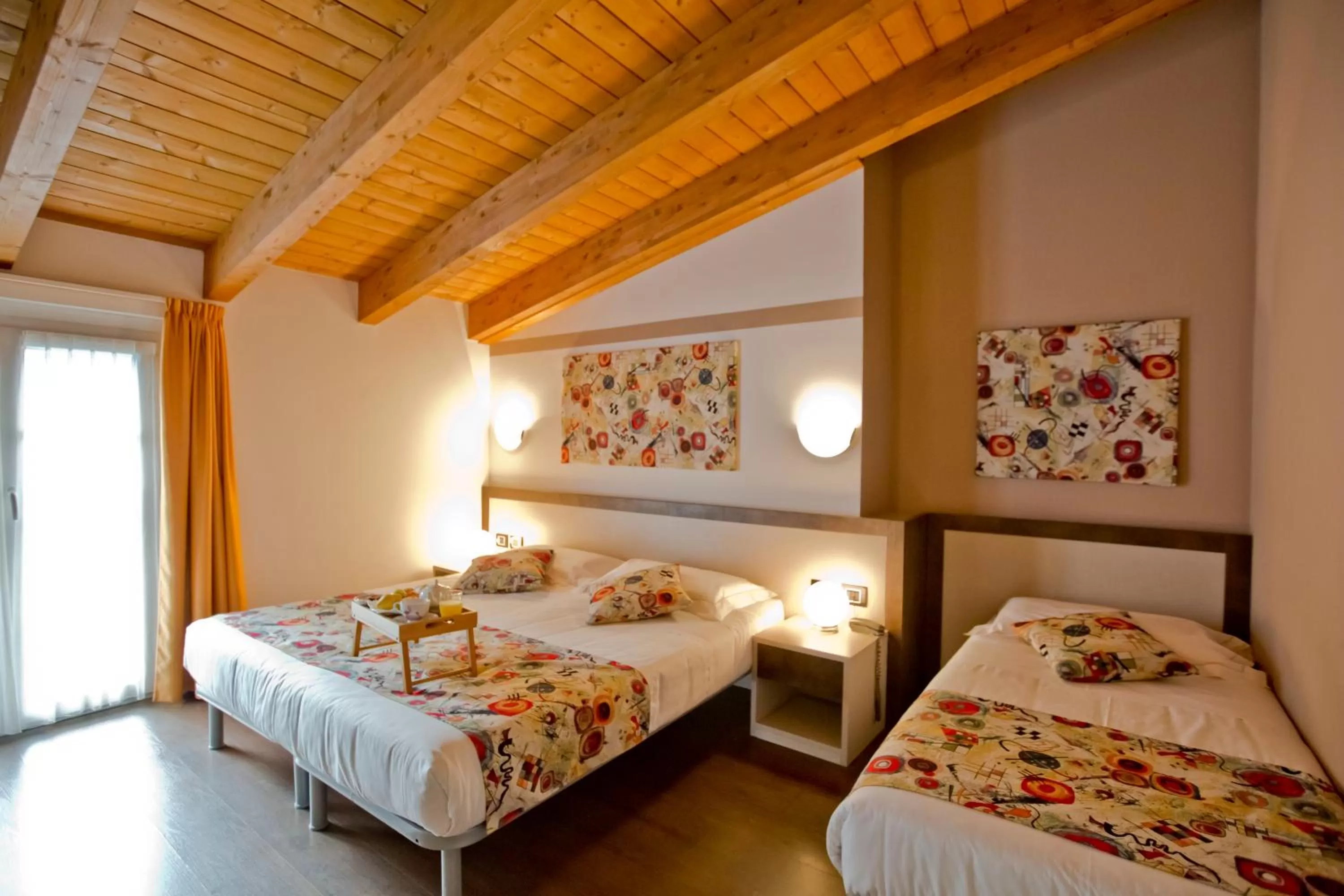 Photo of the whole room, Bed in Hotel Lago di Como