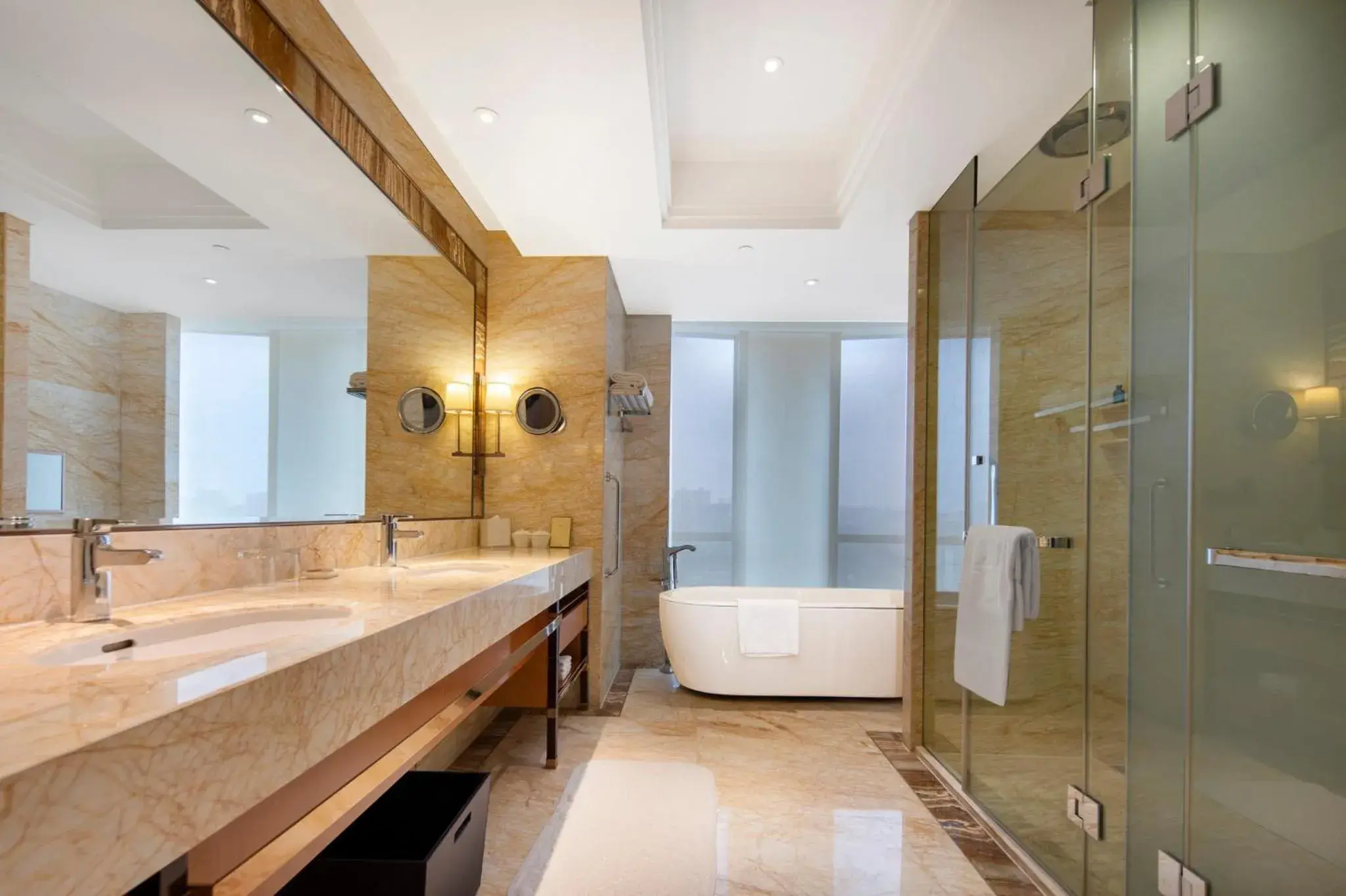 Photo of the whole room, Bathroom in Intercontinental Changzhou