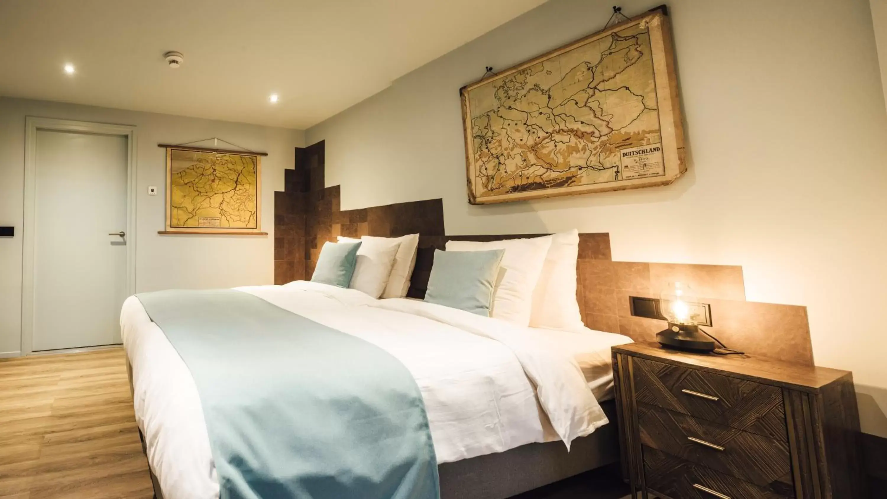 Double Room with Extra Bed in Oldschool Hotel Double Room with Extra Bed in Oldschool Hotel