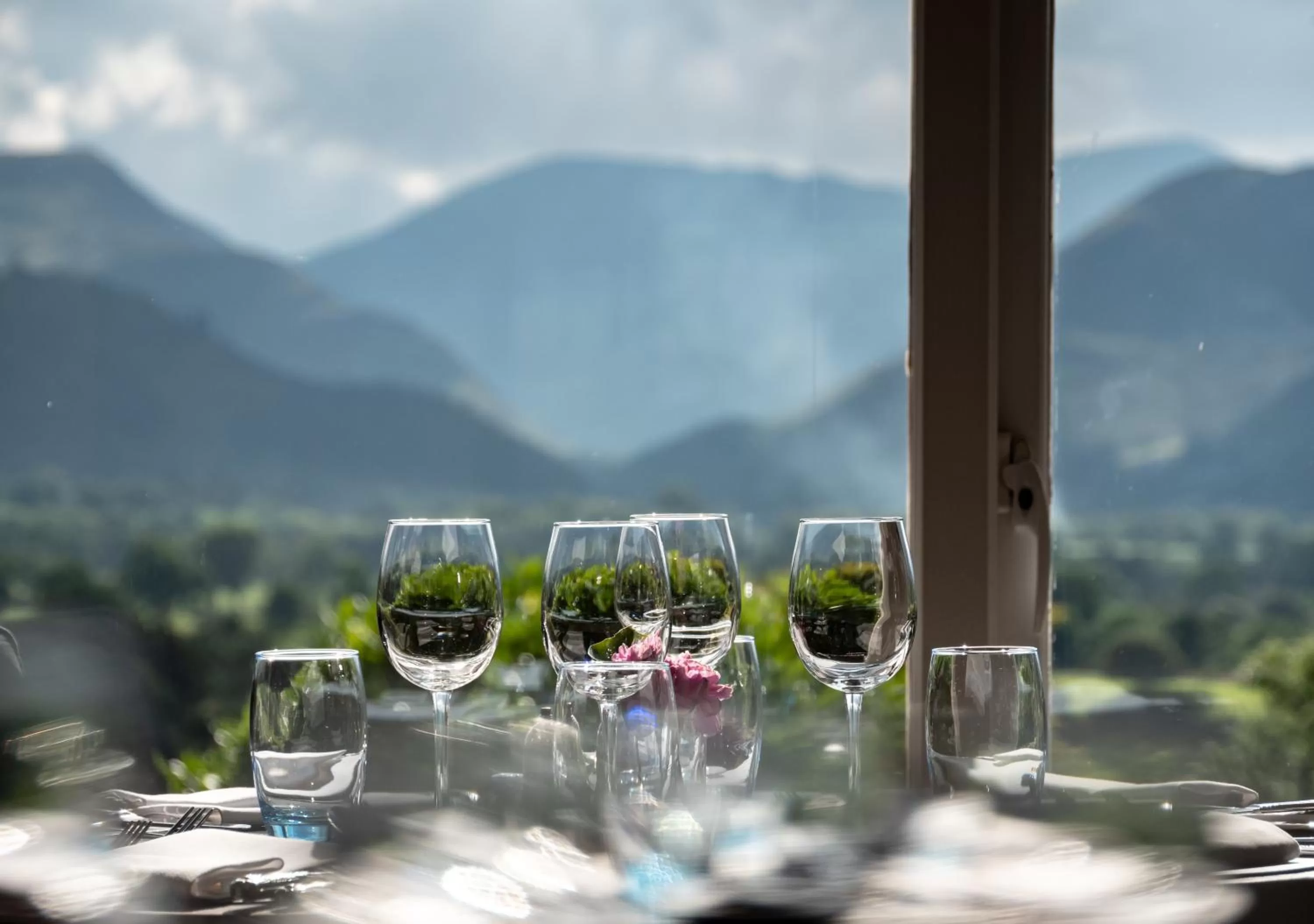 Restaurant/places to eat, Mountain View in Lyzzick Hall Hotel