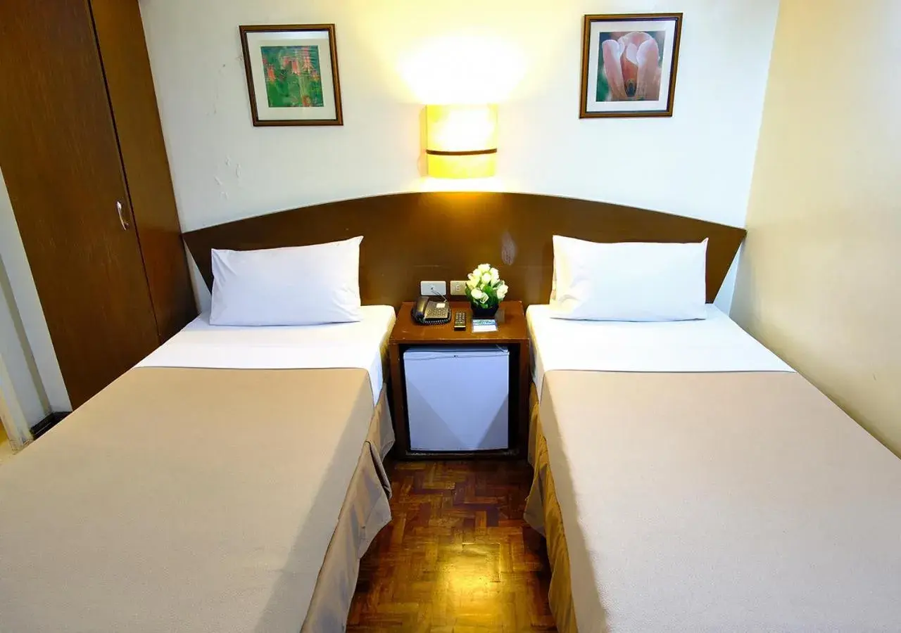 Bed in Fersal Hotel Manila