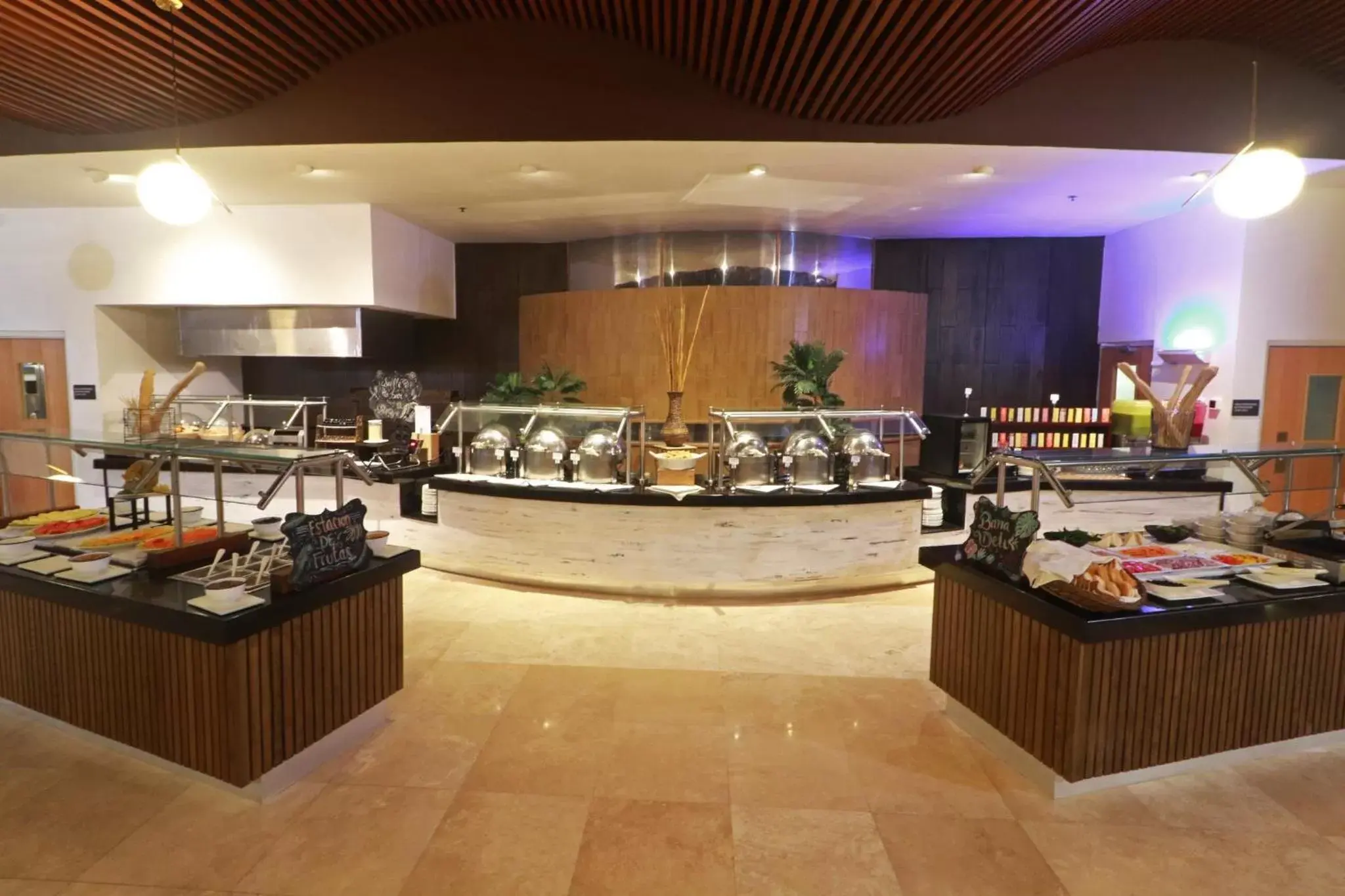 Breakfast, Restaurant/Places to Eat in Holiday Inn Tuxpan - Convention Center, an IHG Hotel