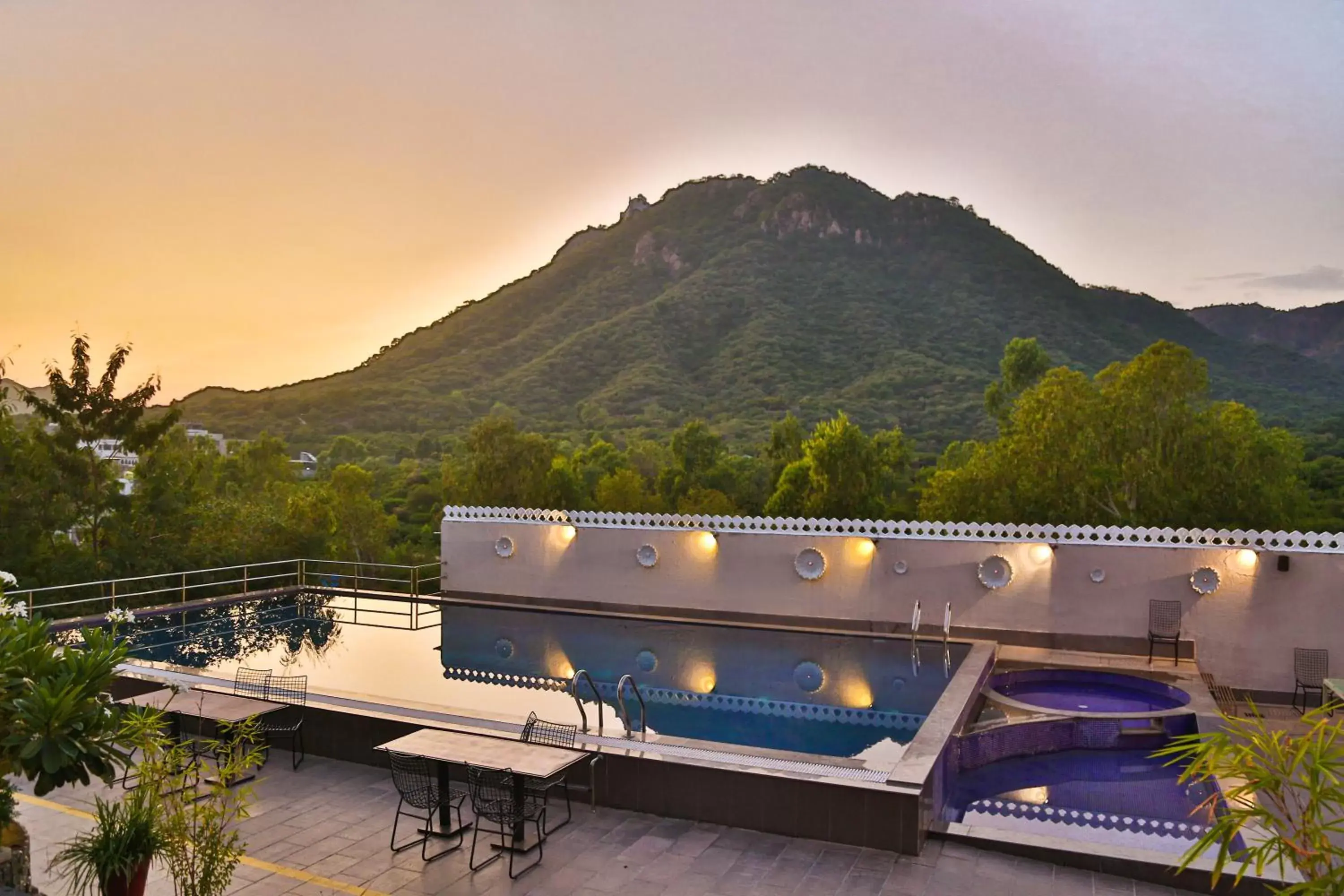 Swimming pool, Mountain View in Bamboo Saa Resort & Spa