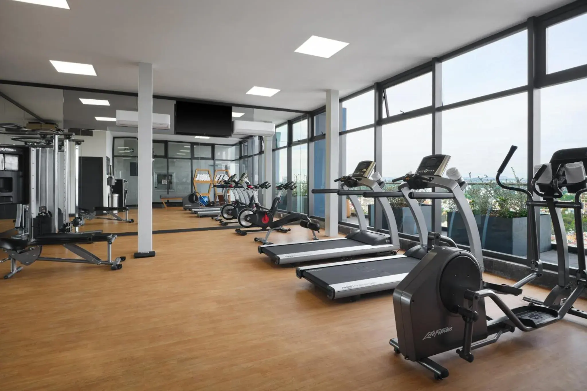 Fitness centre/facilities, Fitness Center/Facilities in voco Guadalajara Neruda, an IHG Hotel