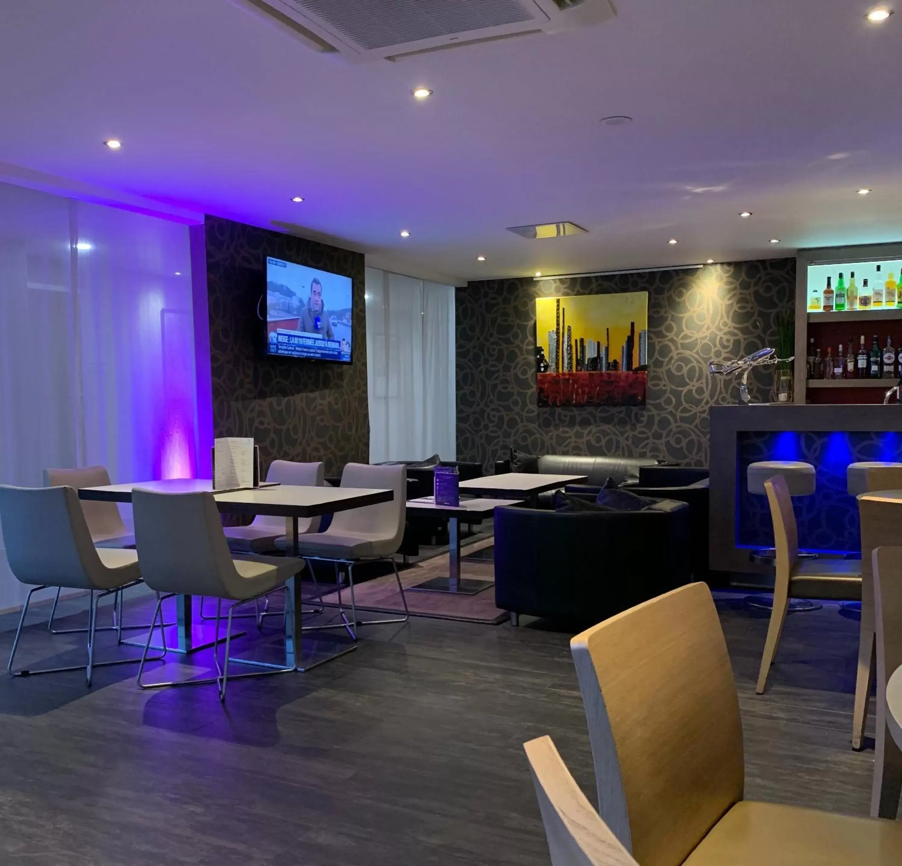 Lounge or bar, Restaurant/Places to Eat in Mercure Strasbourg Aéroport