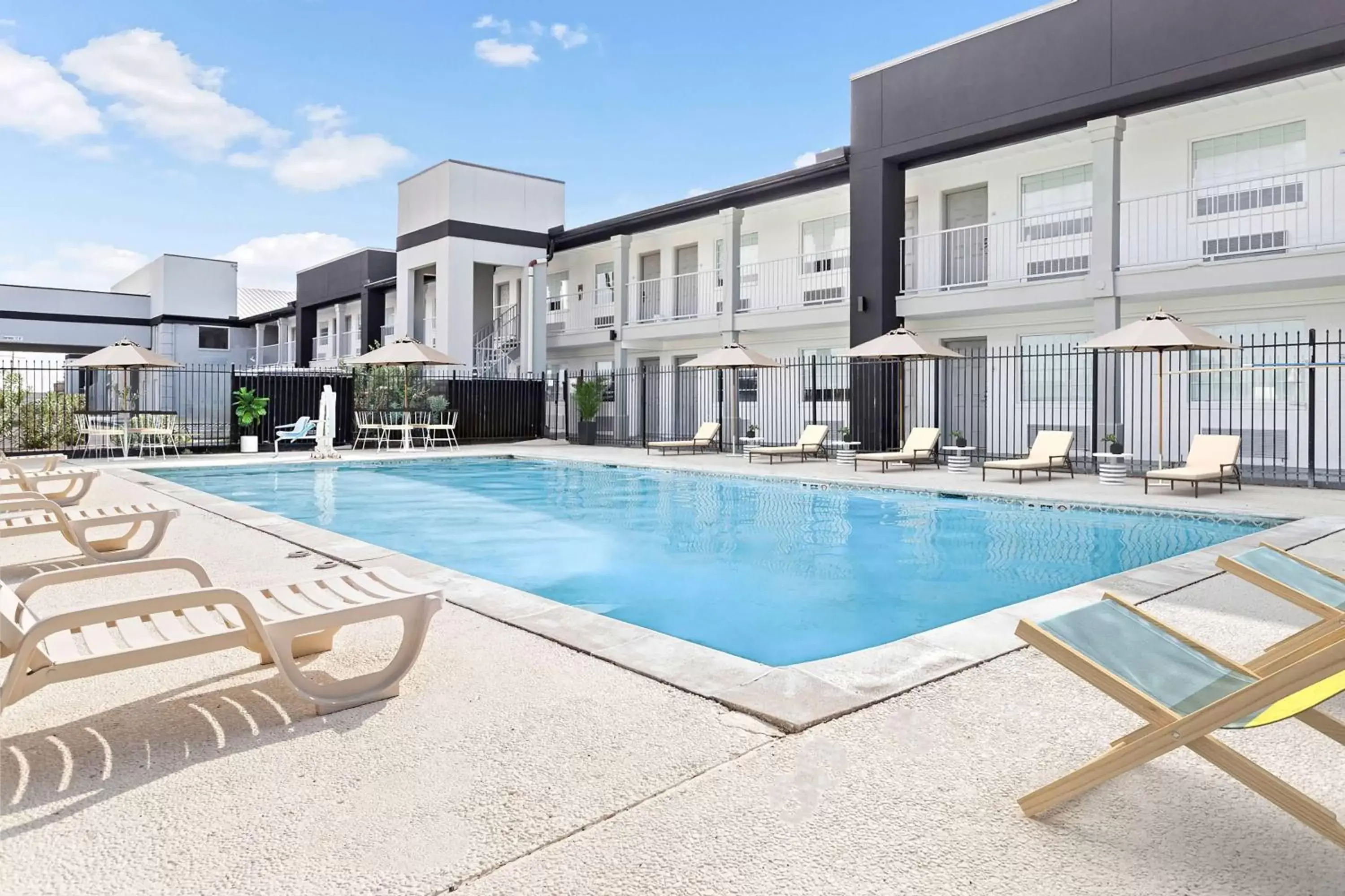 Pool view, Swimming Pool in Baymont by Wyndham Beaumont