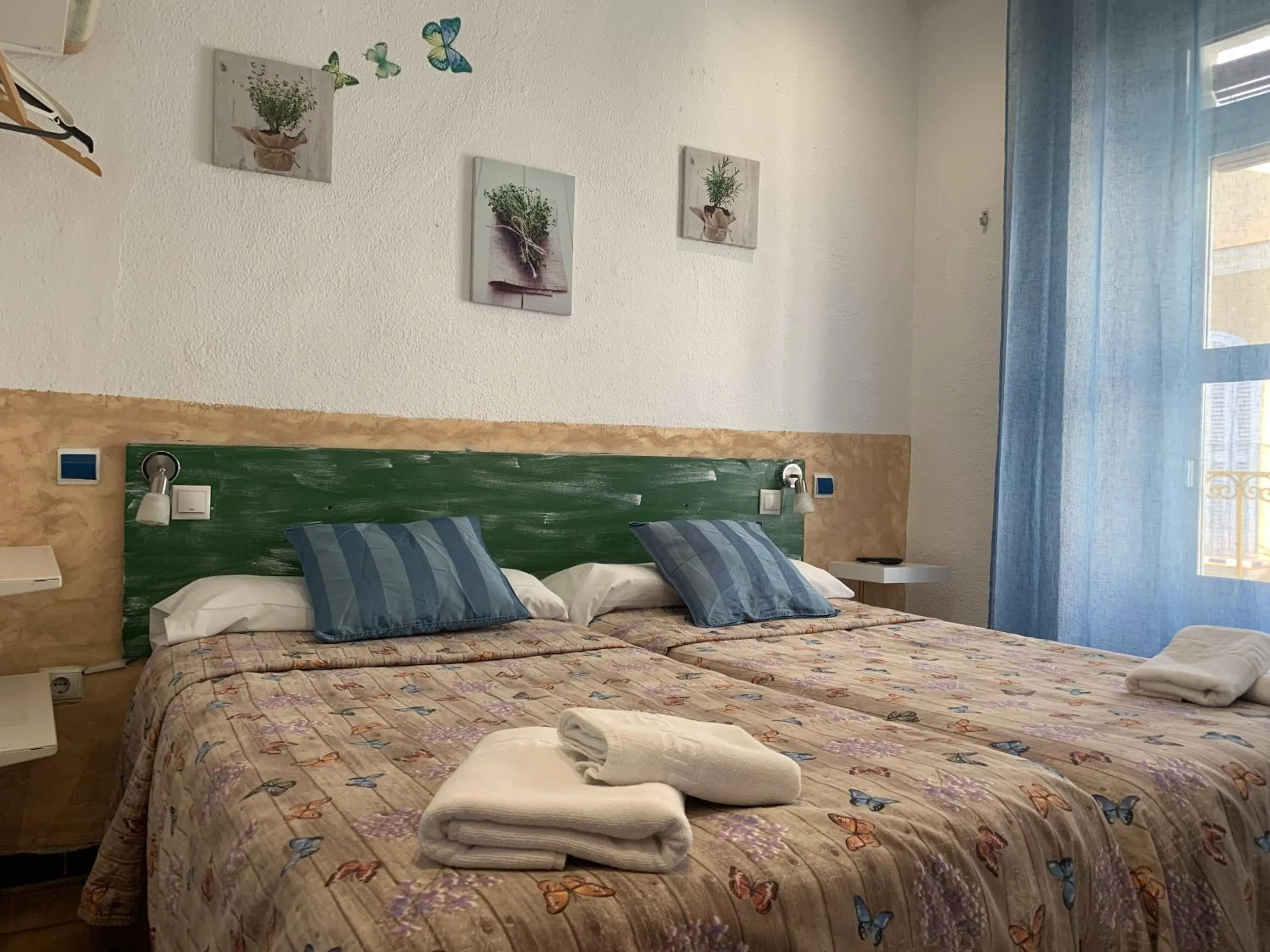 Bedroom, Bed in Giraldilla