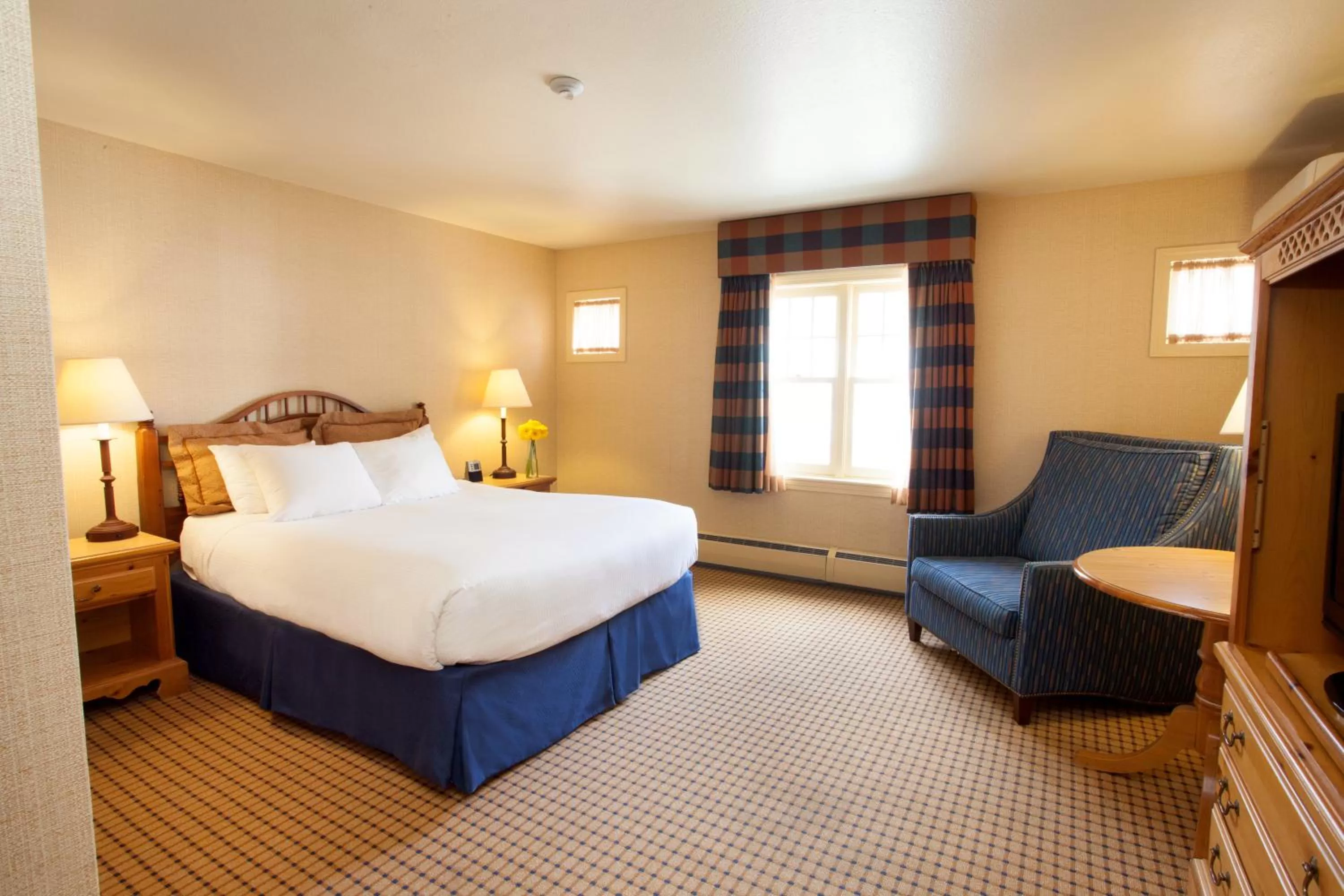 Standard Queen Room in Wolfeboro Inn