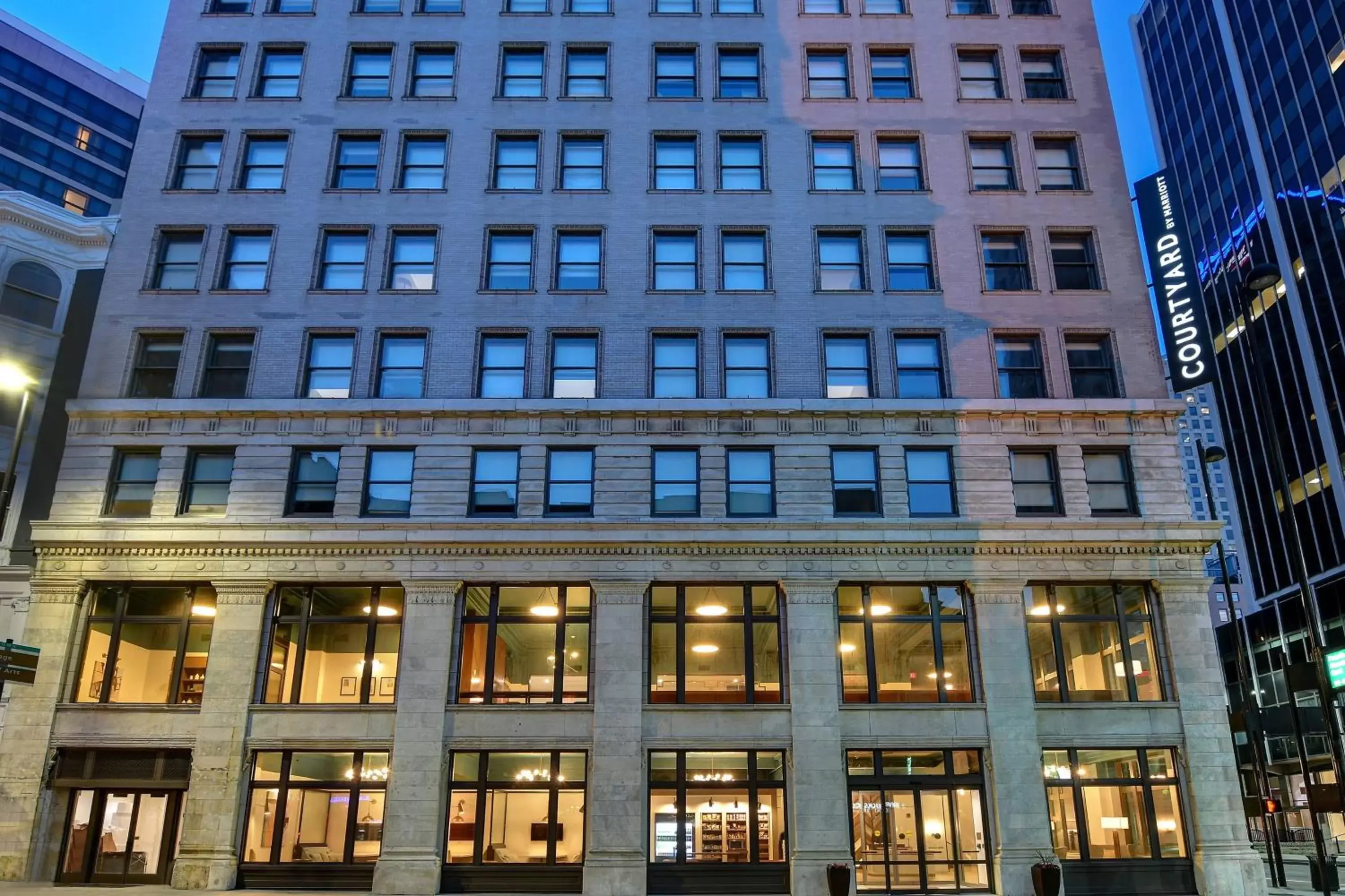 Property Building in Courtyard by Marriott Cincinnati Downtown