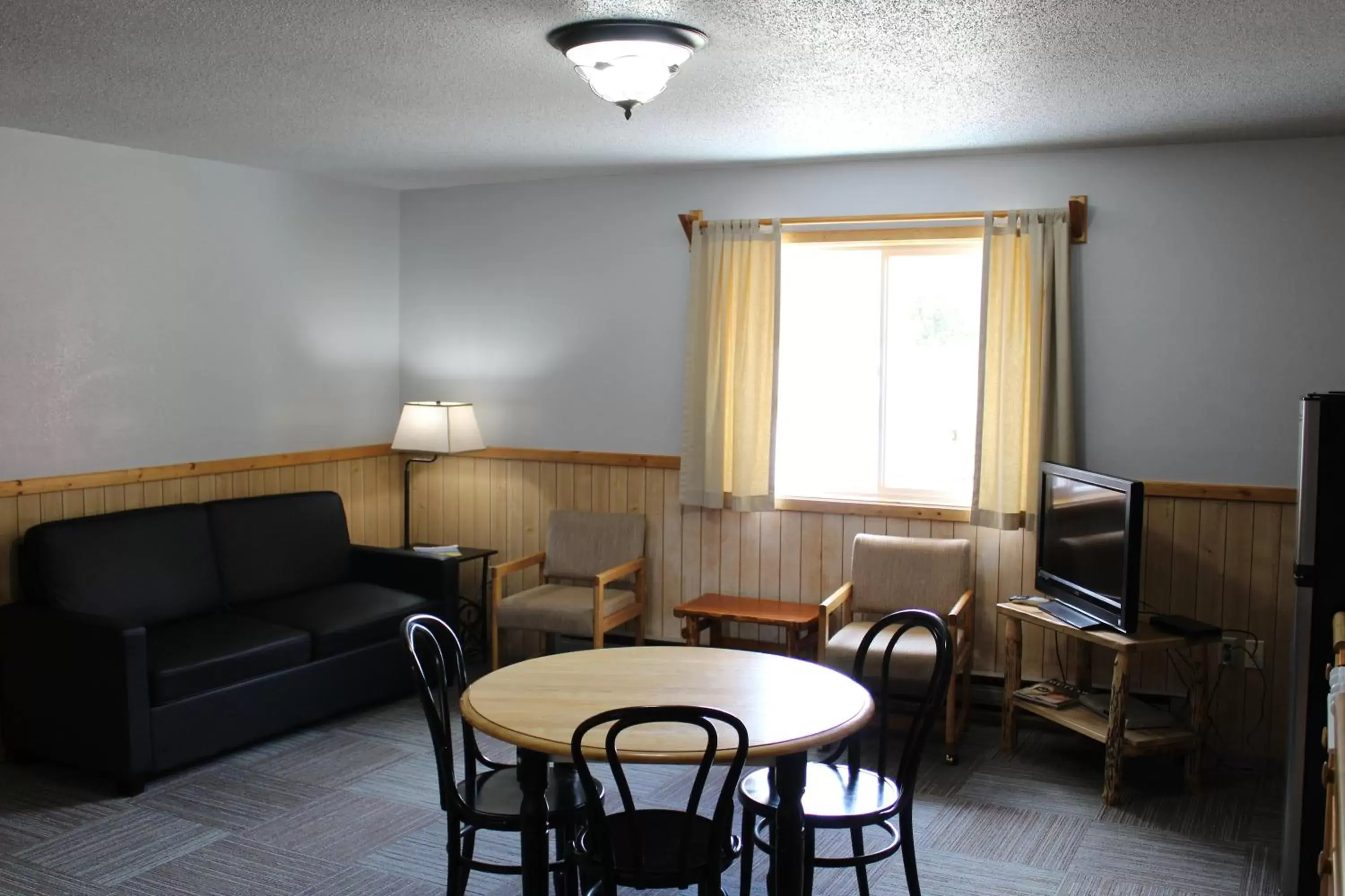Living room in Alpine Motel of Cooke City