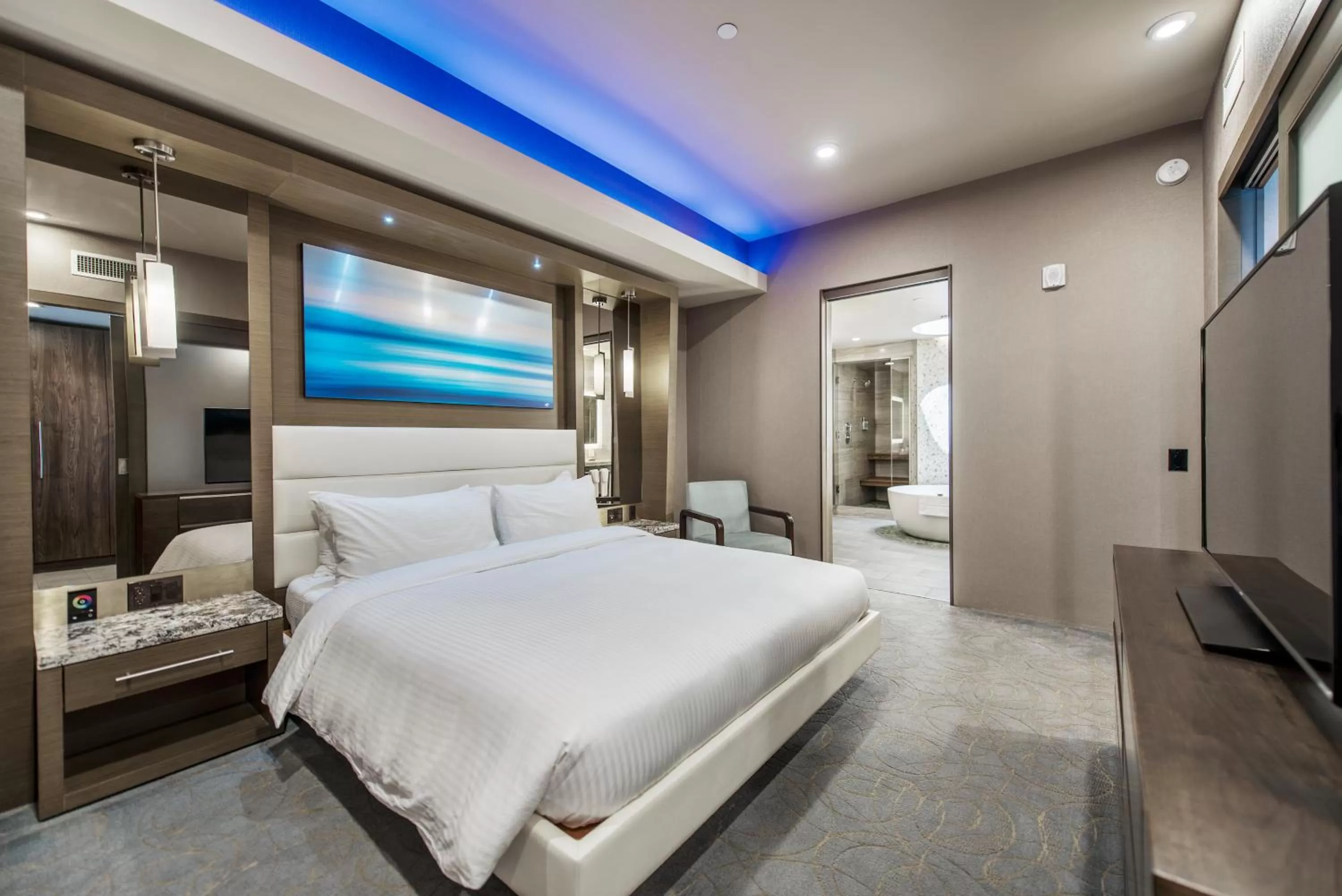 Photo of the whole room, Bed in Shade Hotel Redondo Beach