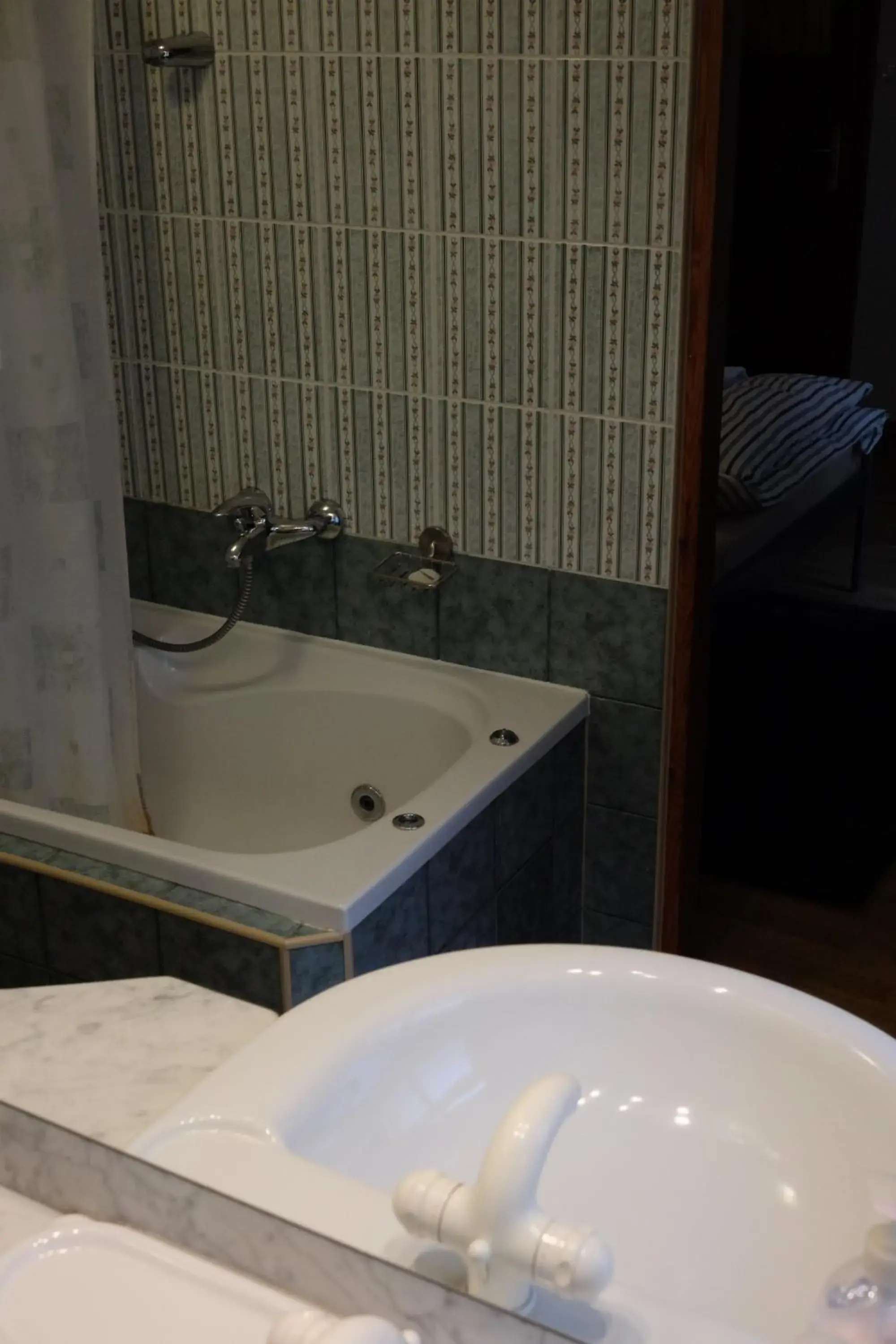 Bathroom in Academus - Cafe/Pub & Guest House