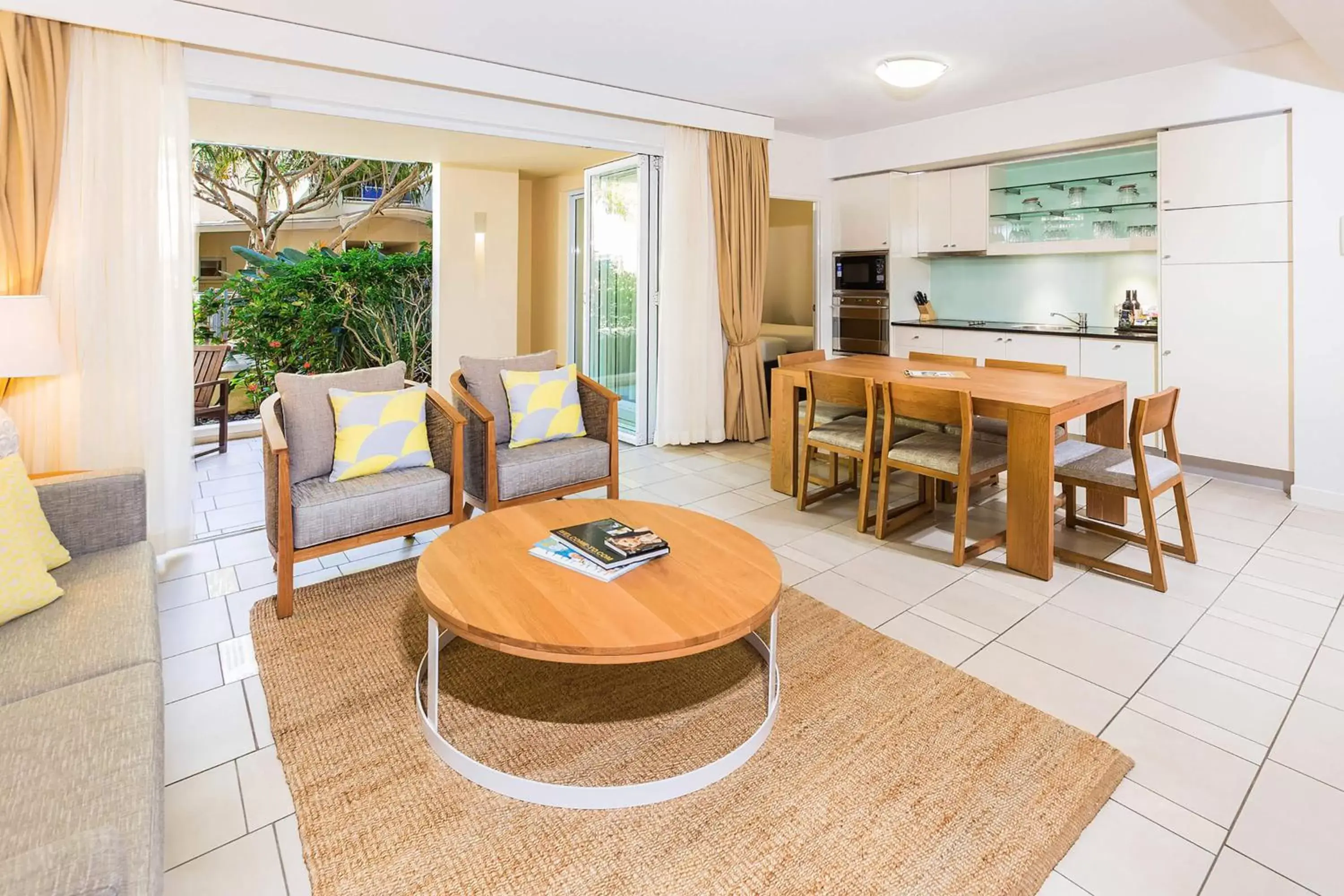 Balcony/Terrace, Dining Area in The Sebel Noosa