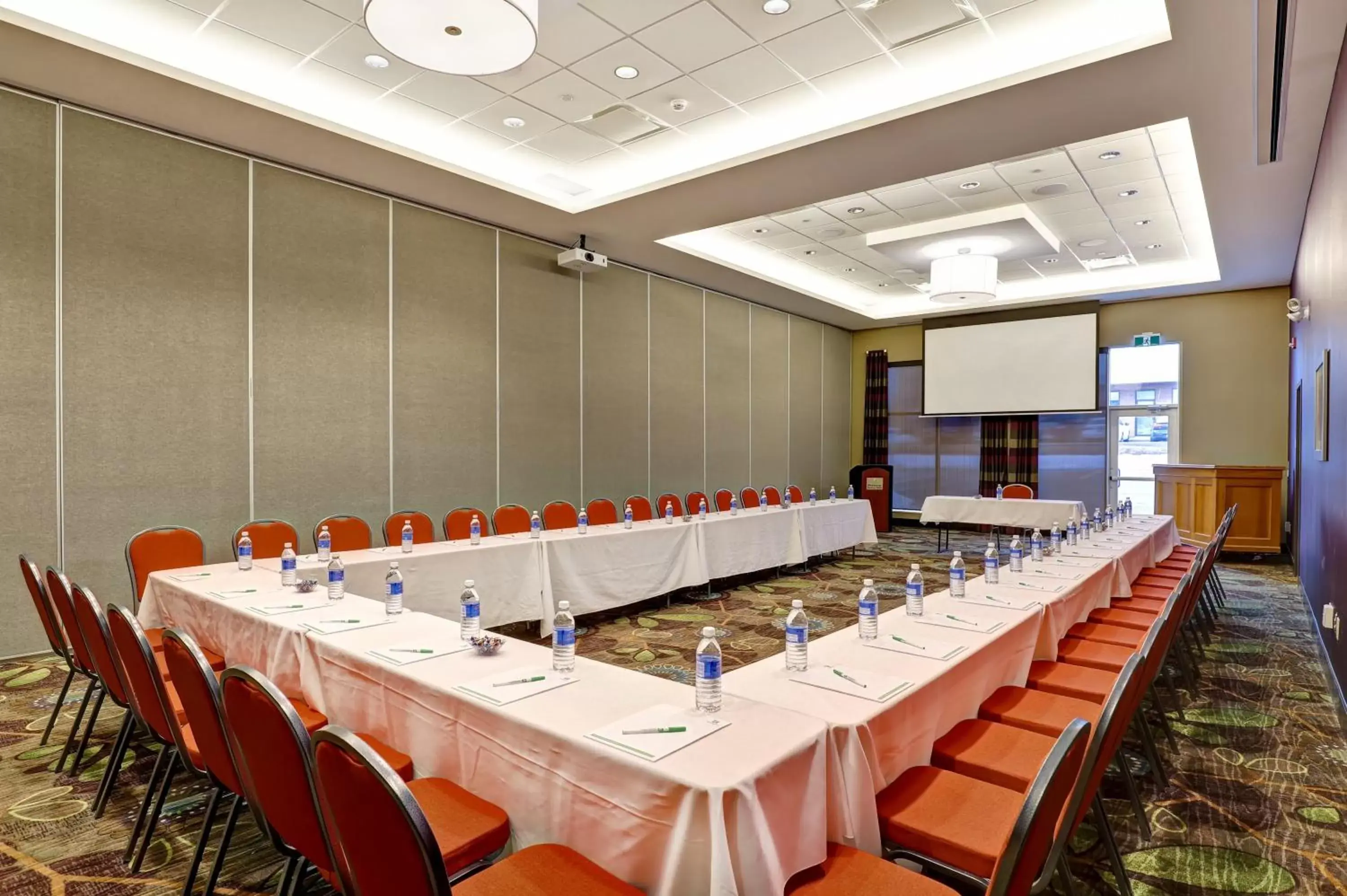 Meeting/conference room in Holiday Inn - Mississauga Toronto West, an IHG Hotel