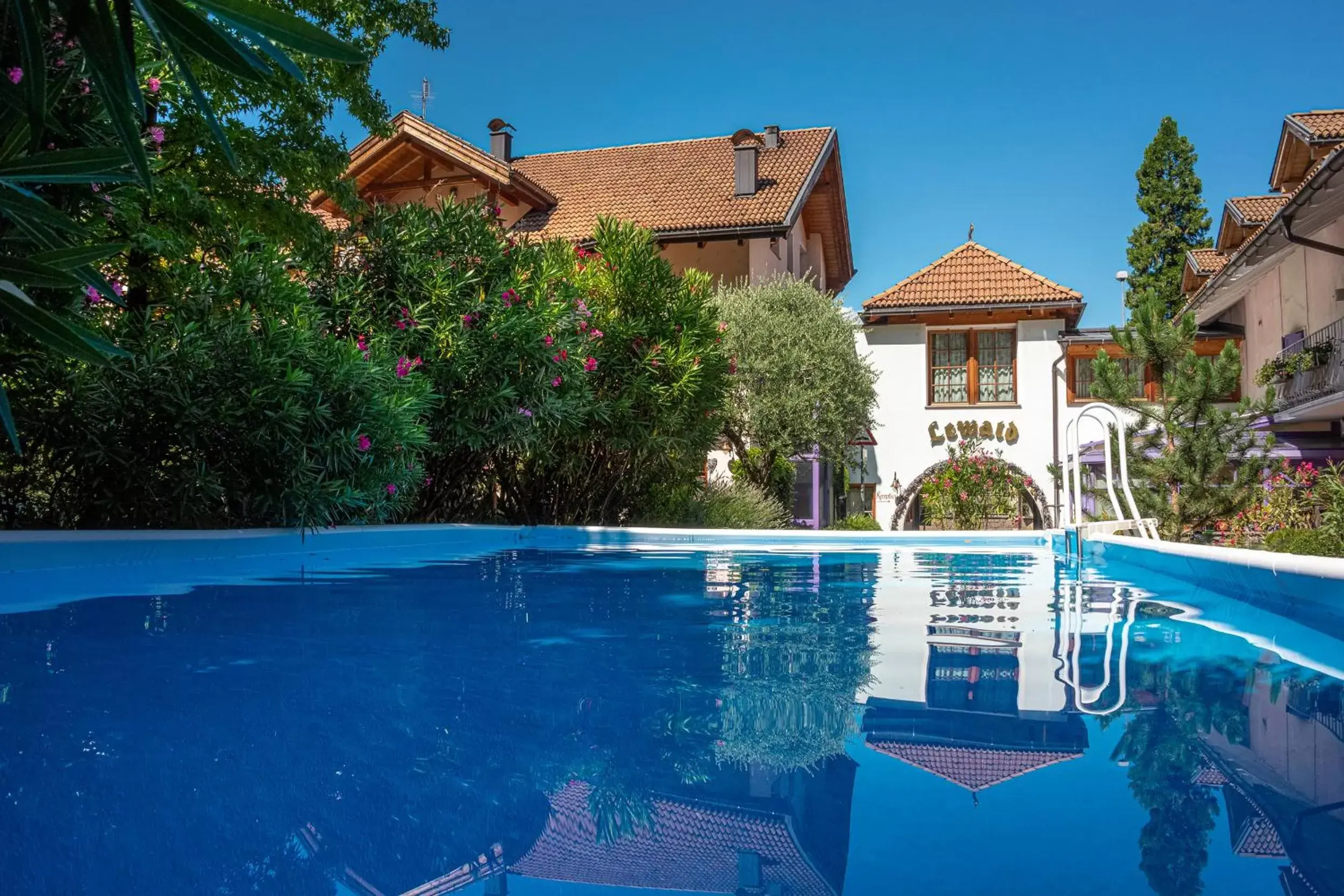 Patio, Swimming Pool in Hotel Ristorante Lewald