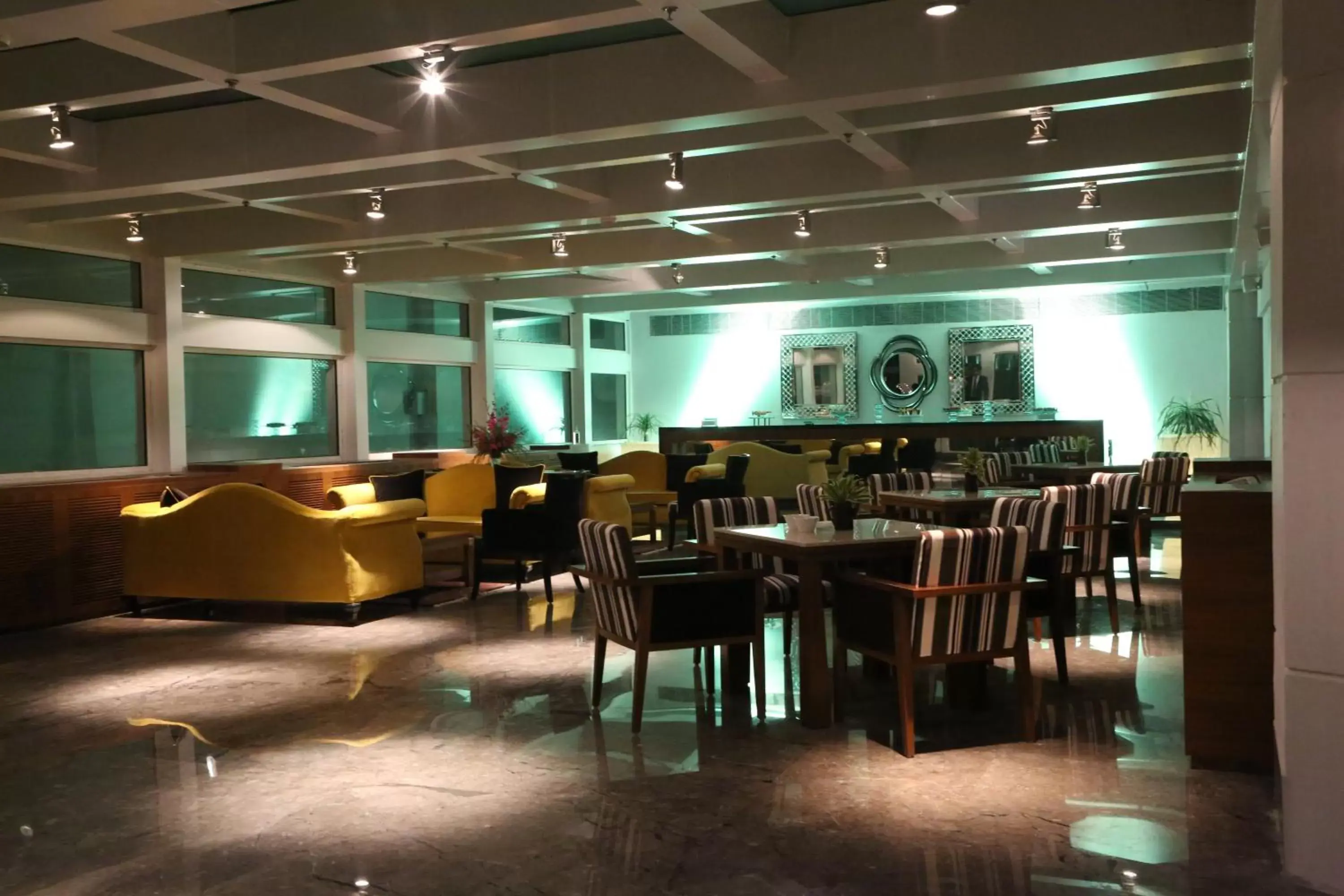 Restaurant/Places to Eat in The Lalit Great Eastern Kolkata