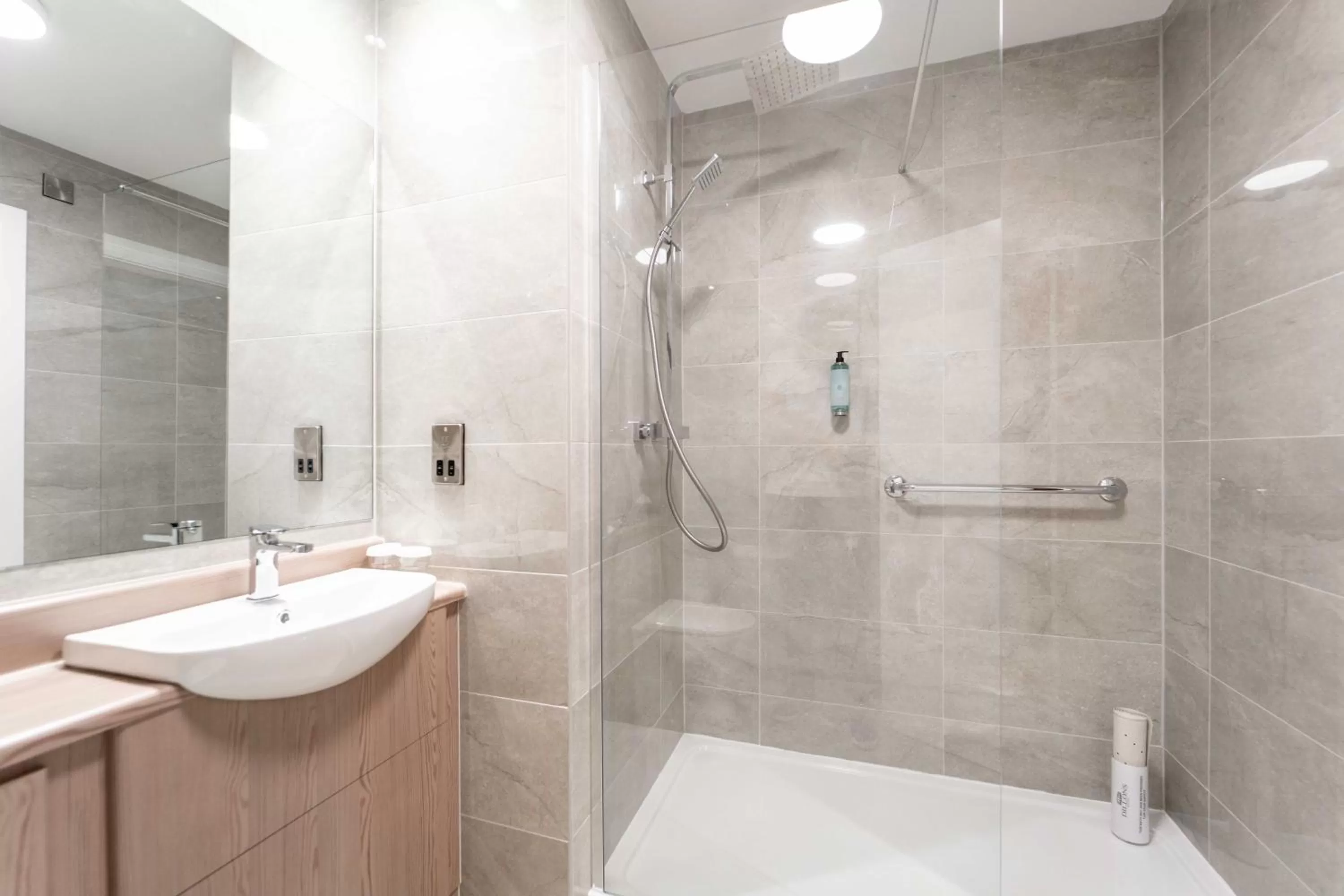 Shower in Dillon’s Hotel