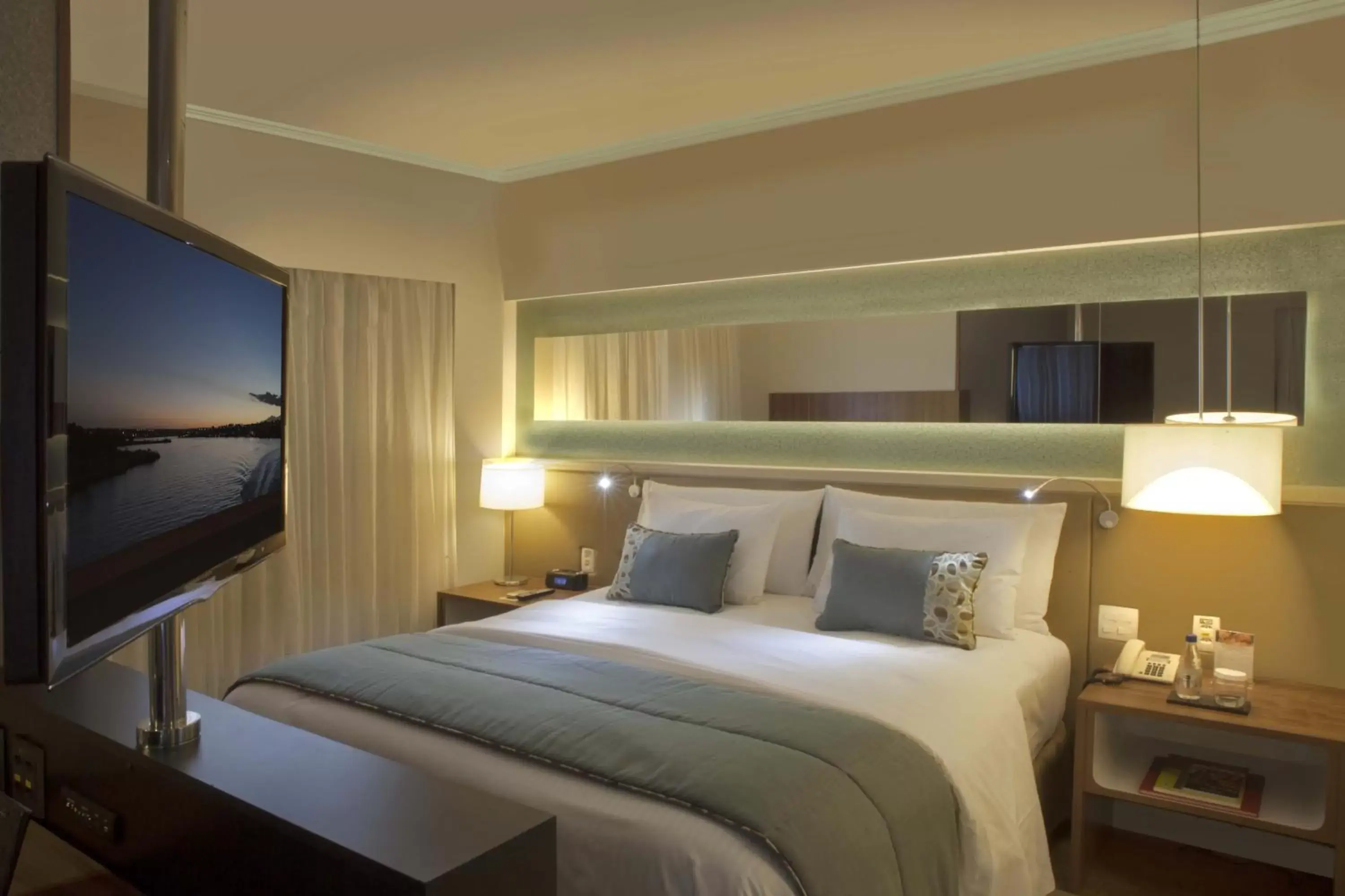 Business Class Queen Room in Clarion Faria Lima