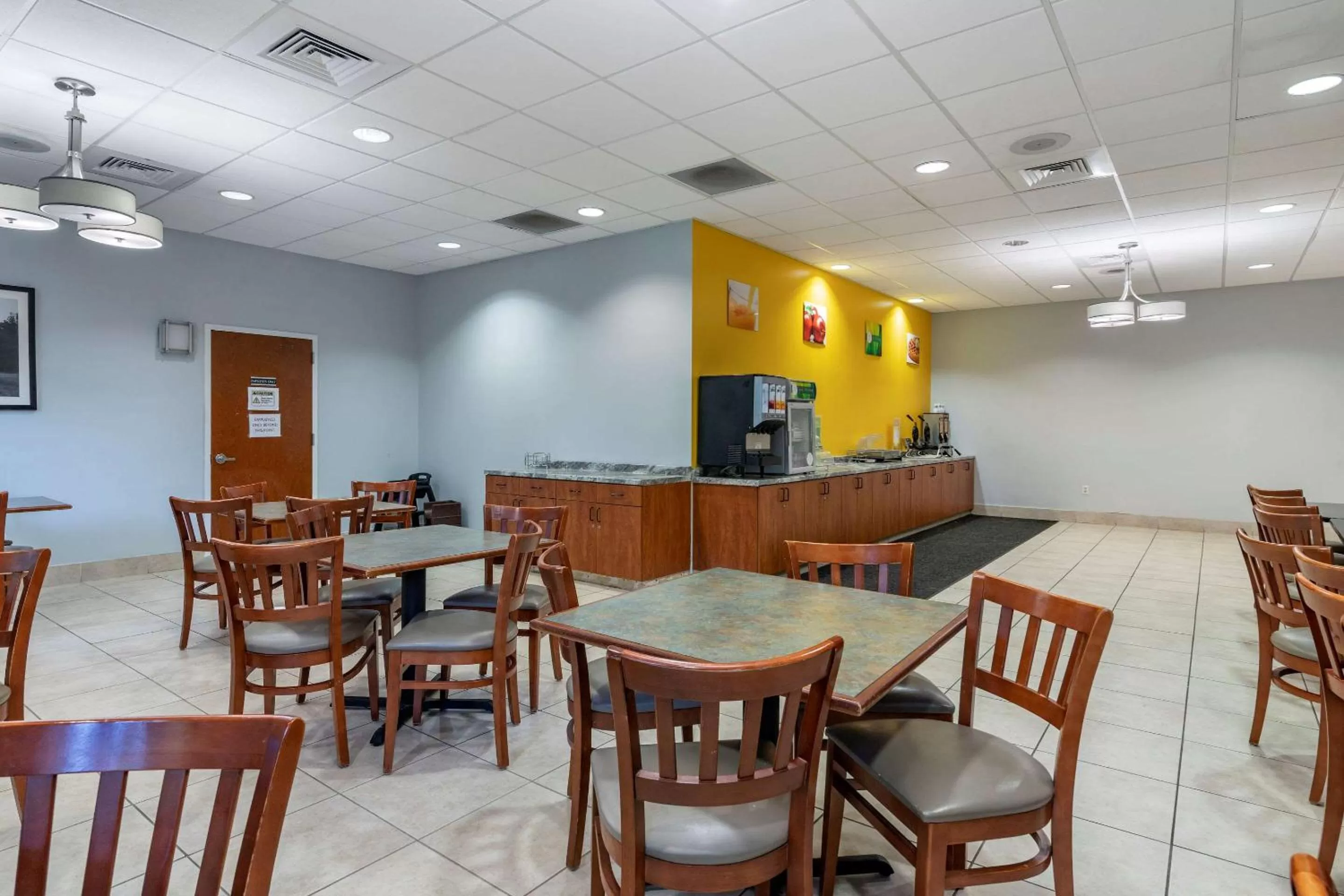 Breakfast in Quality Inn At Town Center