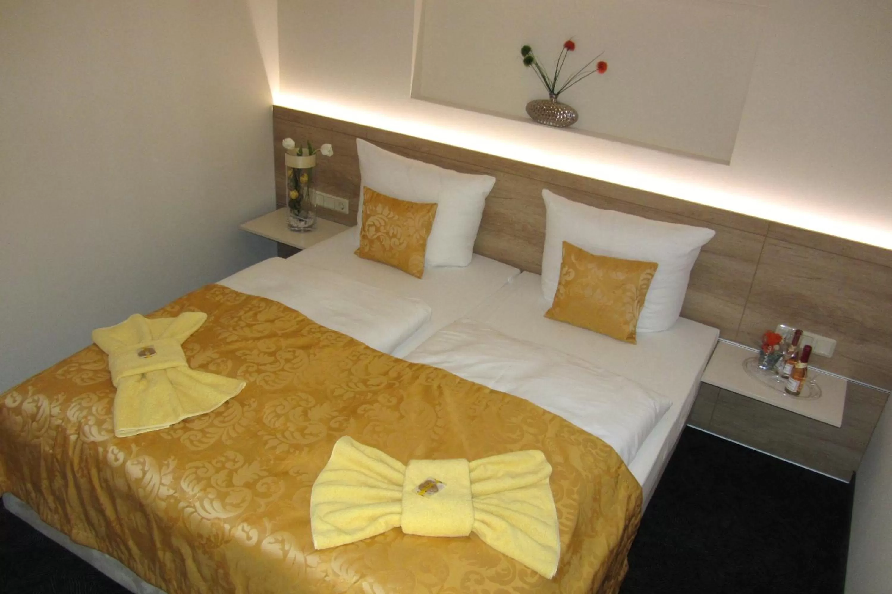 Bedroom, Bed in Willmersdorfer Hof