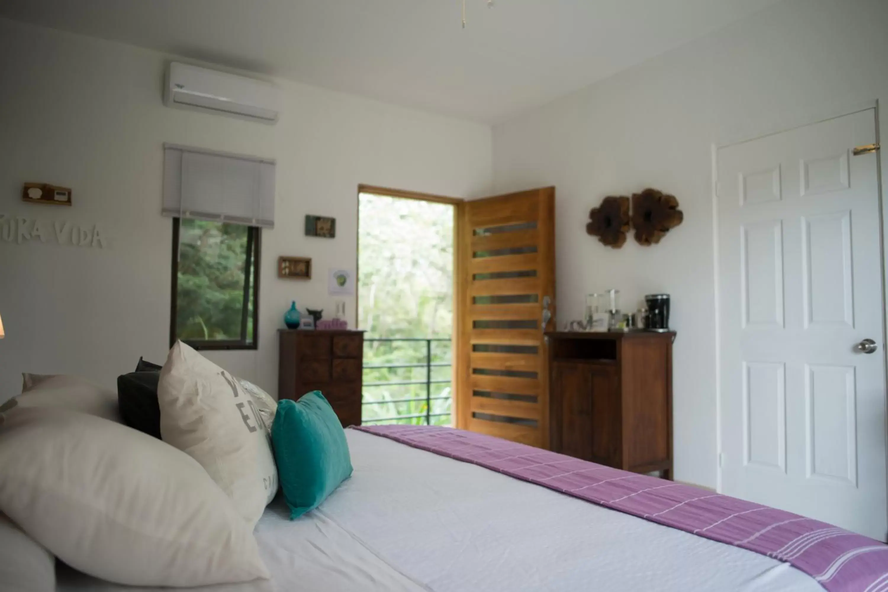 Bed, Room Photo in Tamarindo Sunshine