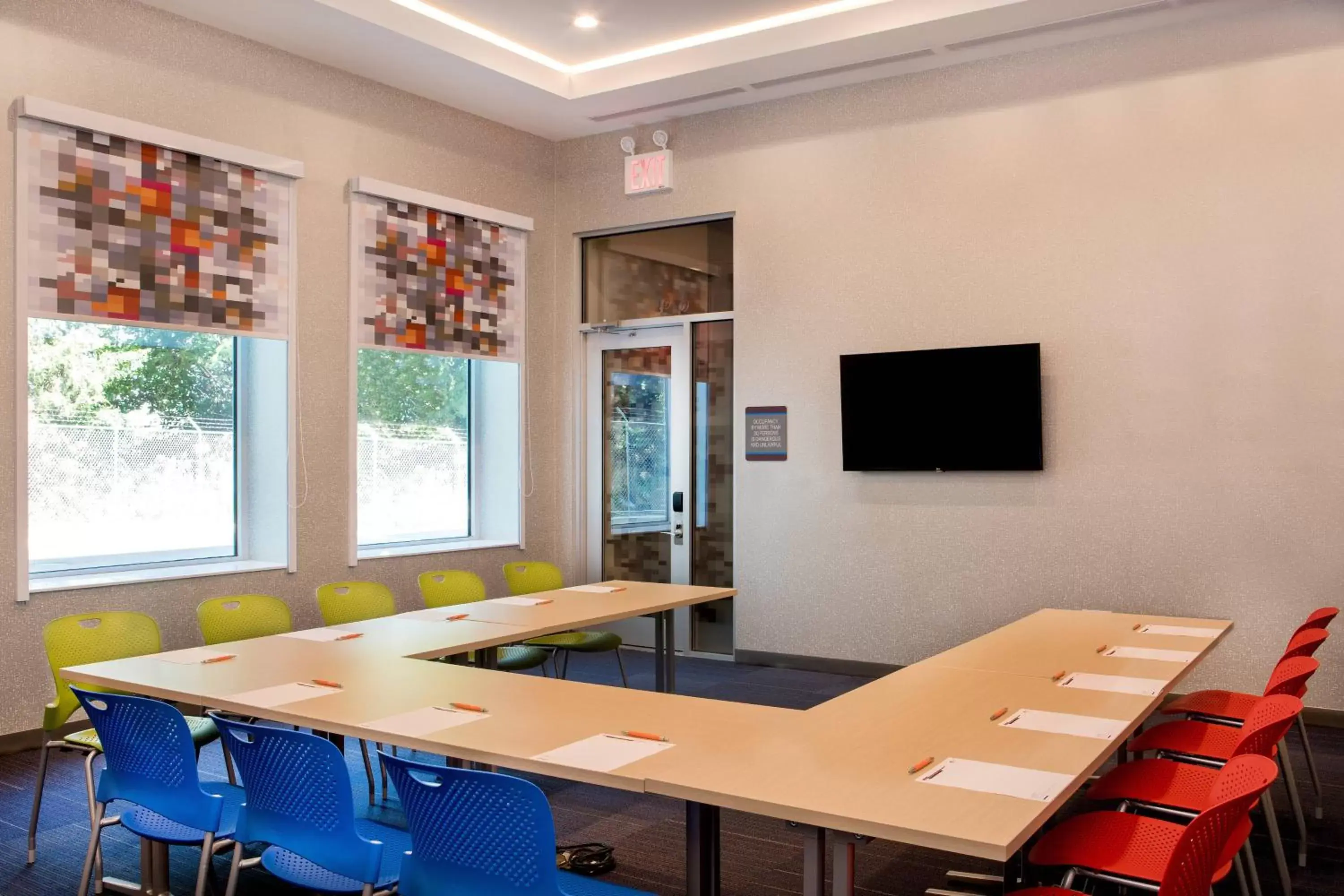 Meeting/conference room in Aloft New York LaGuardia Airport