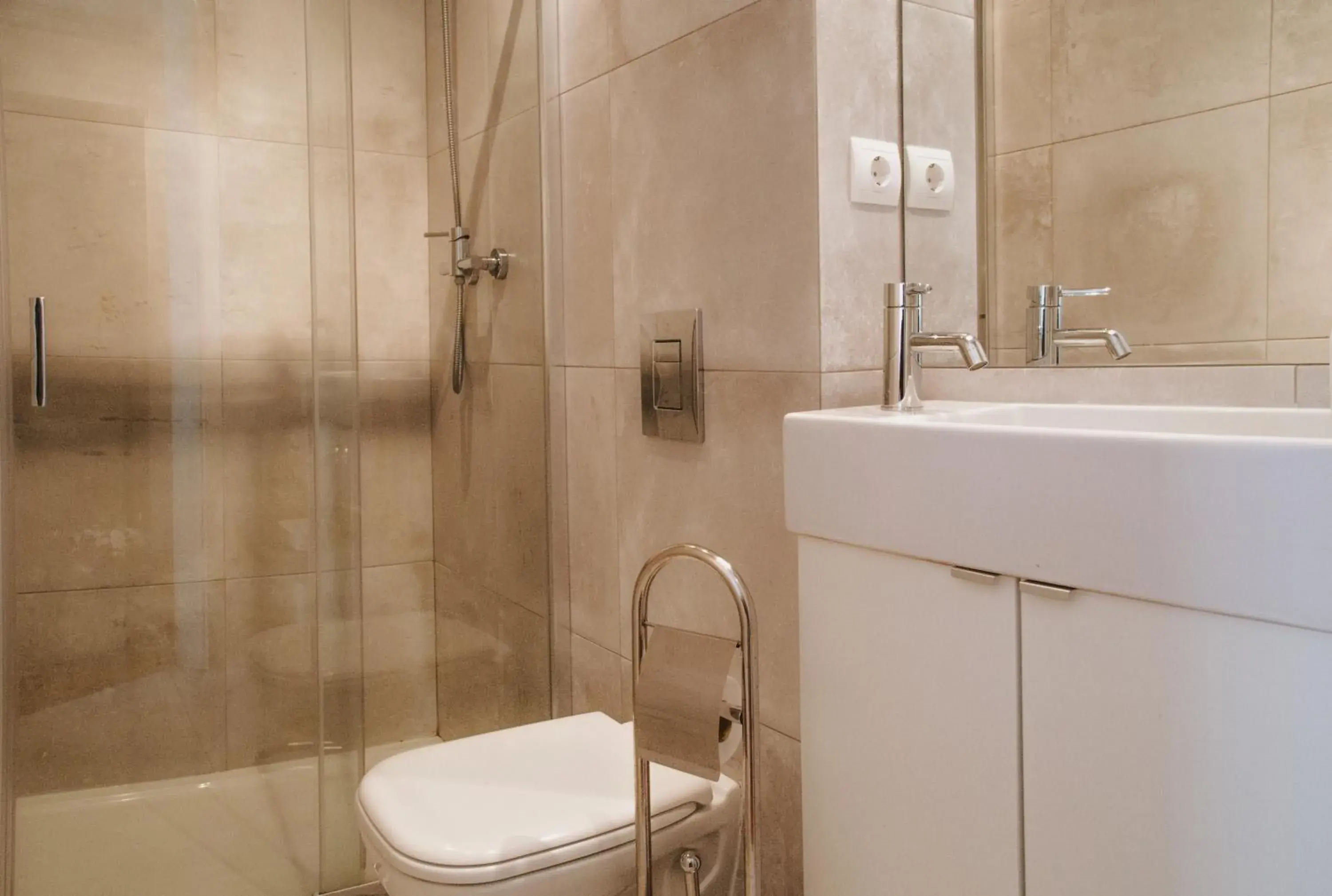 Shower, Bathroom in Porto Spot Hostel