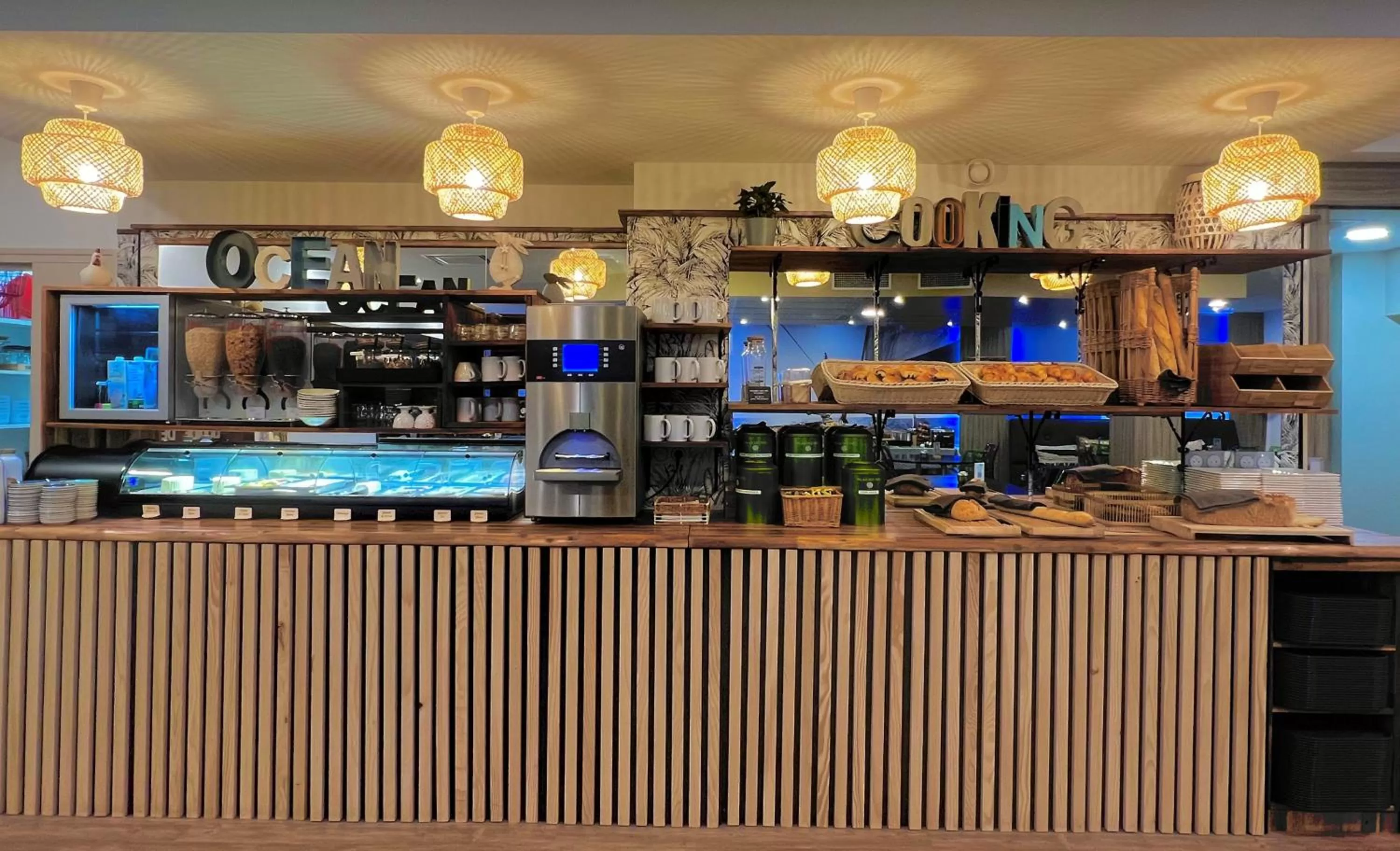 Breakfast in ibis Styles St Gilles Croix de Vie centre-ville