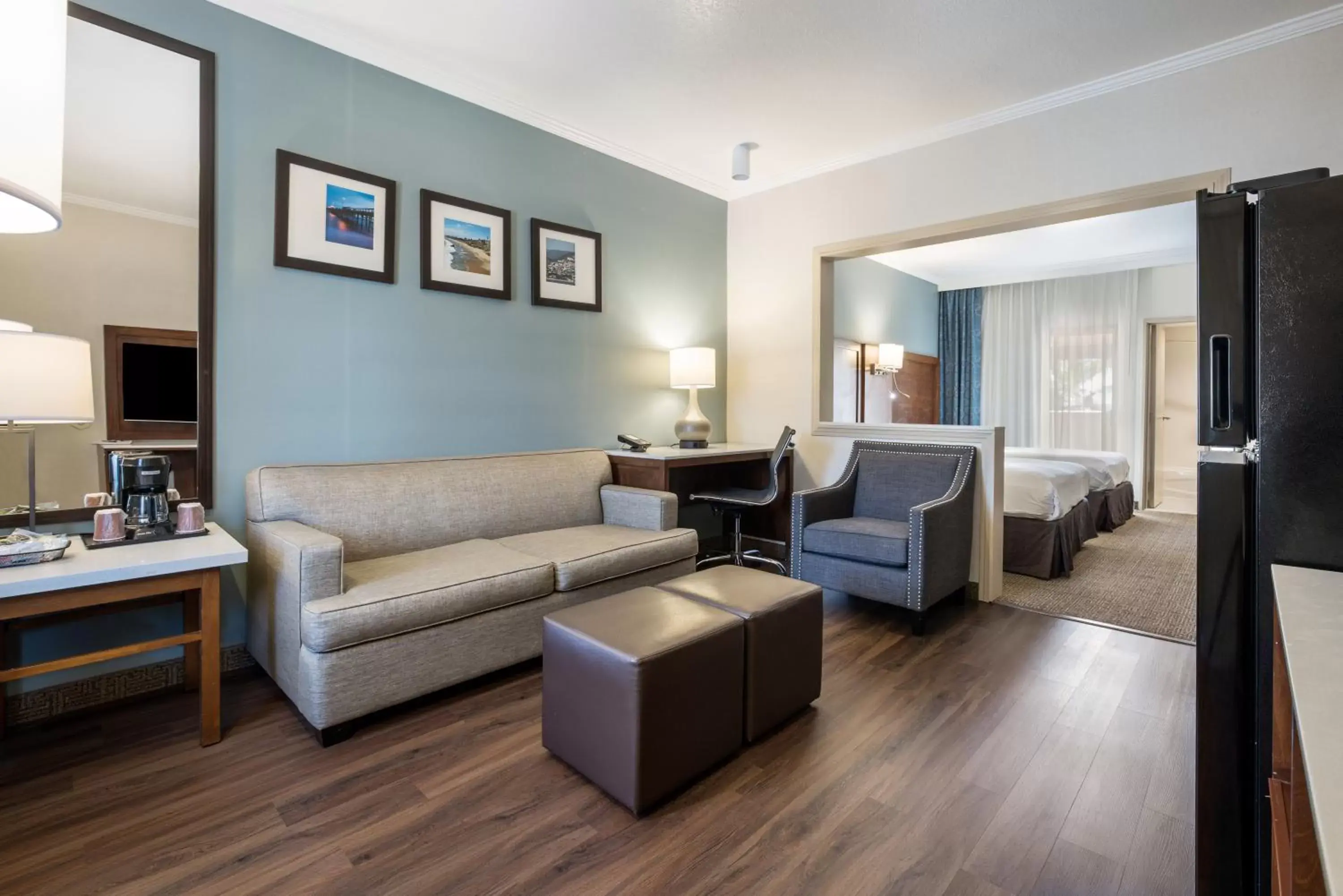 Seating Area in MainStay Suites John Wayne Airport, a Choice Hotel