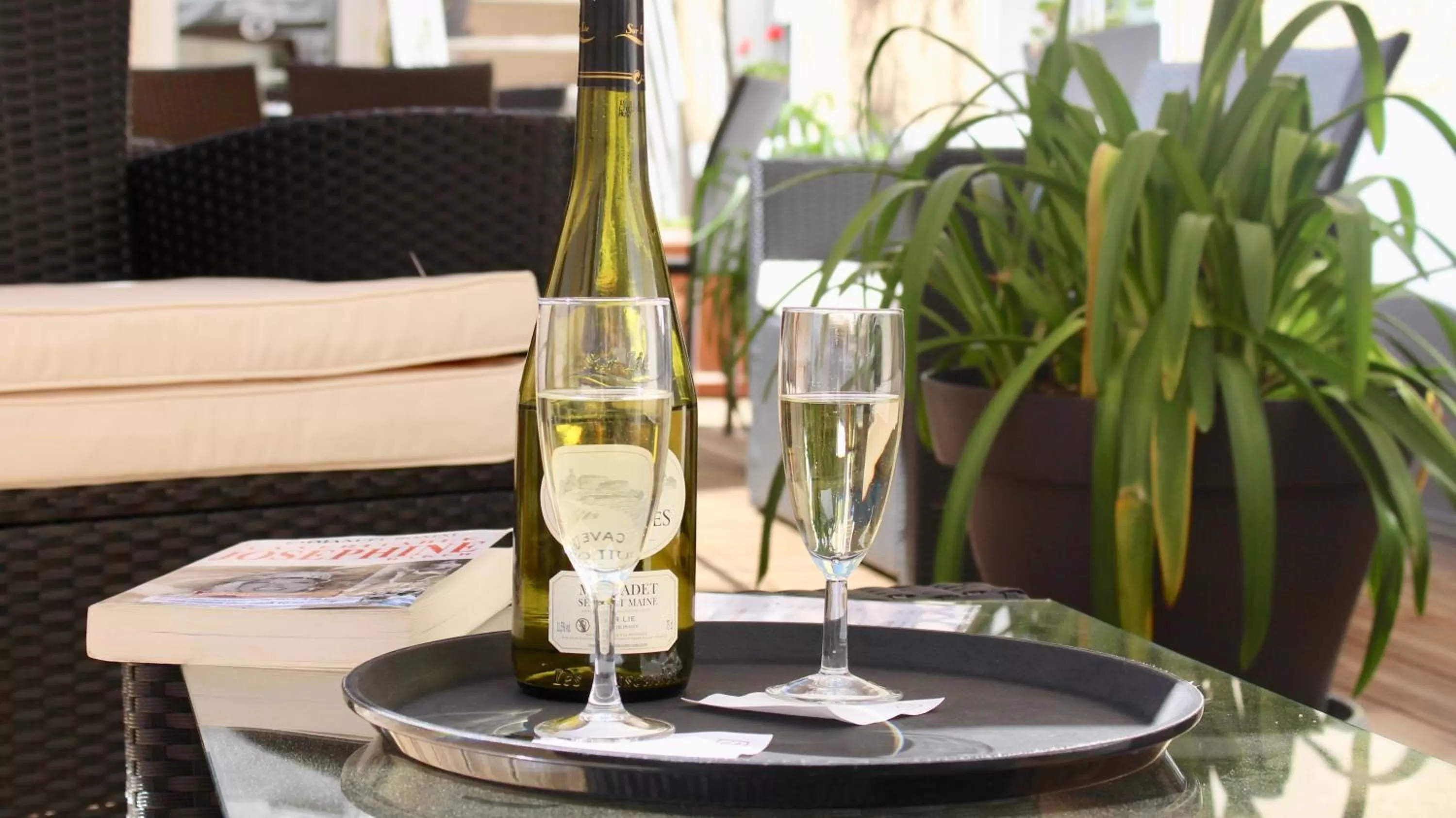 Drinks in Logis Hotel - Le Charleston