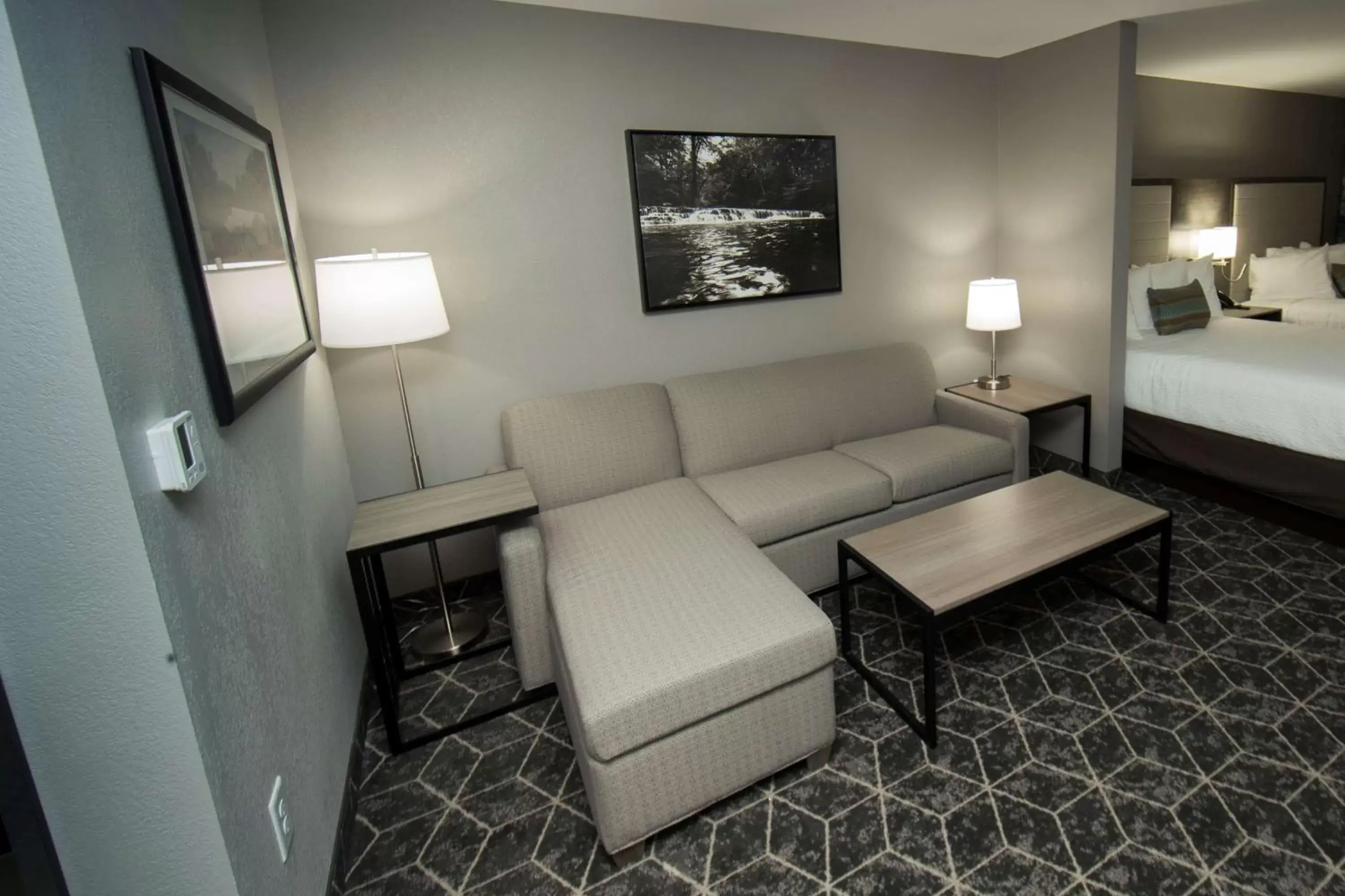 Photo of the whole room, Seating Area in Best Western Plus Lawrenceburg