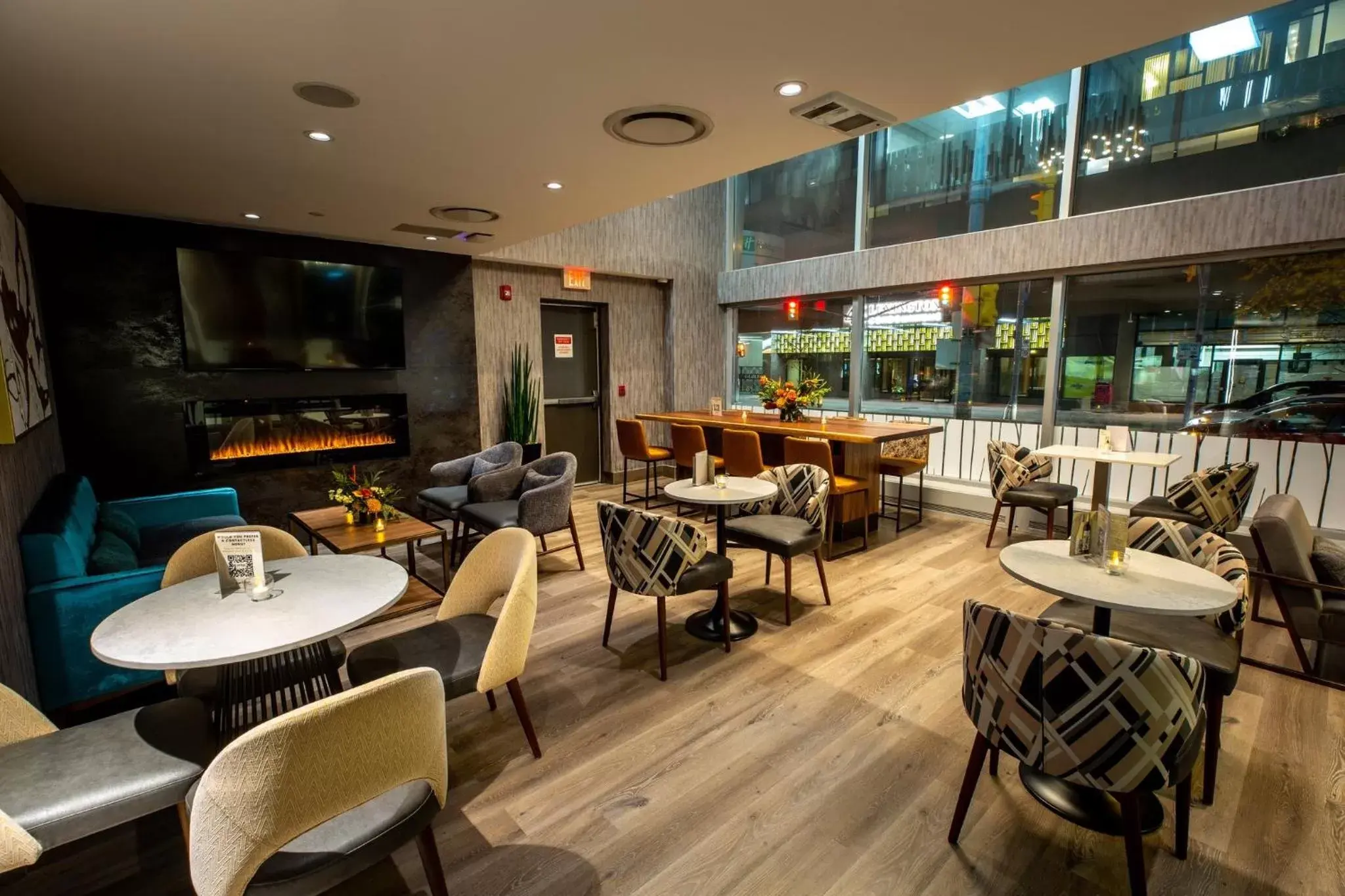 Restaurant/places to eat in Holiday Inn Toronto Downtown Centre by IHG Restaurant/places to eat in Holiday Inn Toronto Downtown Centre by IHG