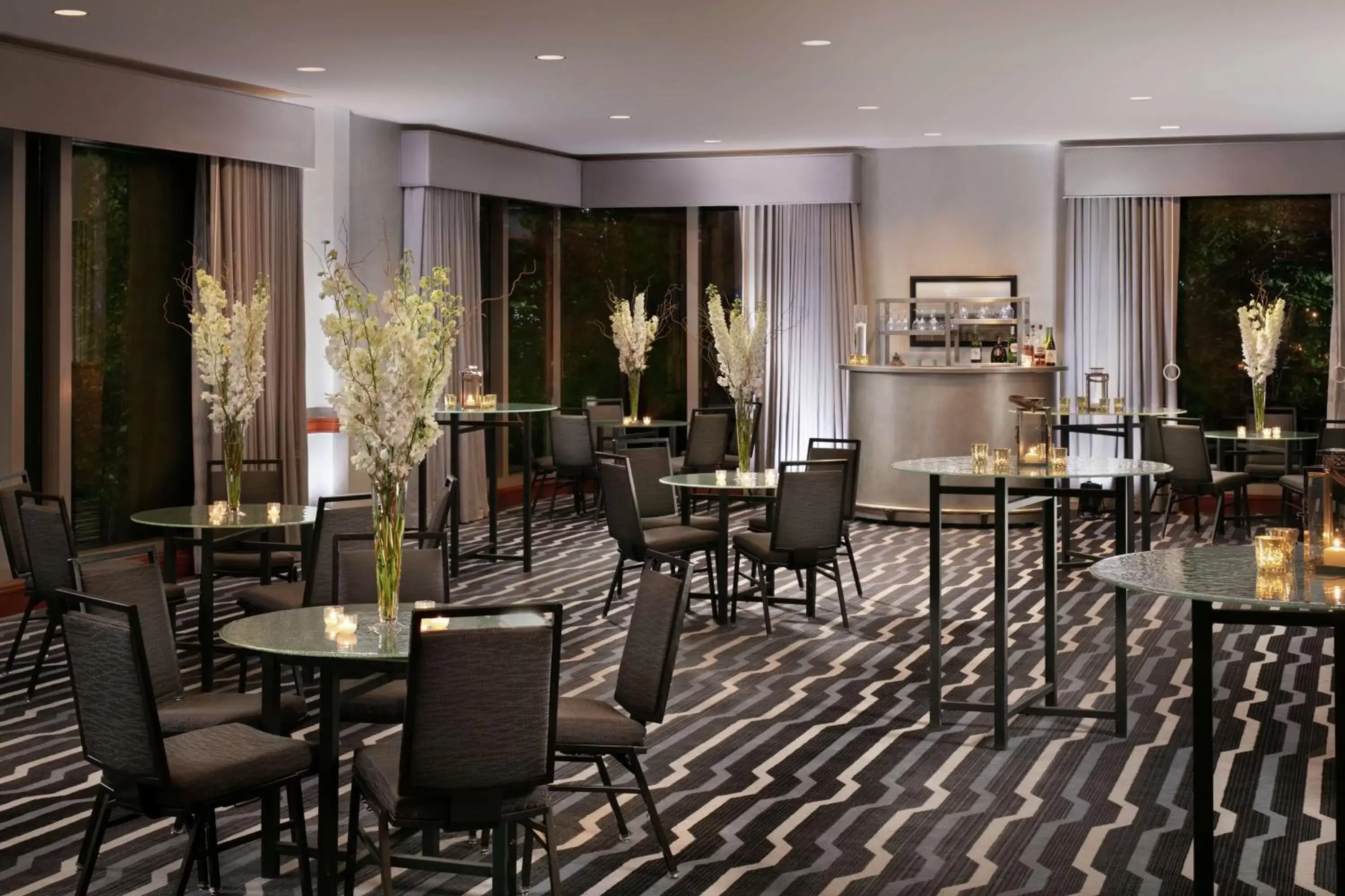 Meeting/conference room, Lounge/Bar in Hilton Boston Logan Airport